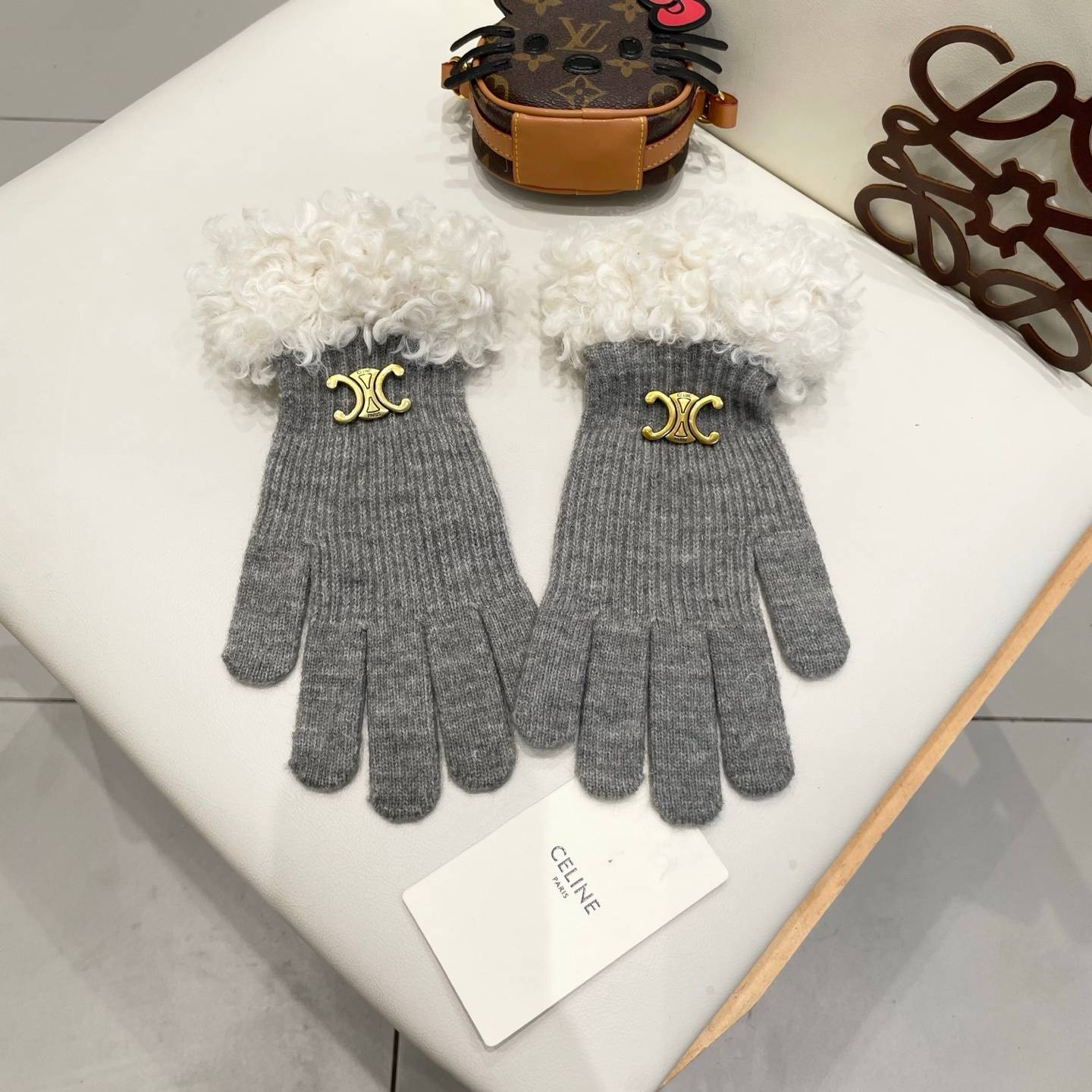 Celine セリーヌ 革手袋 レディース 防寒 通勤 ギフト フェイクファー付き レッド - 画像 5