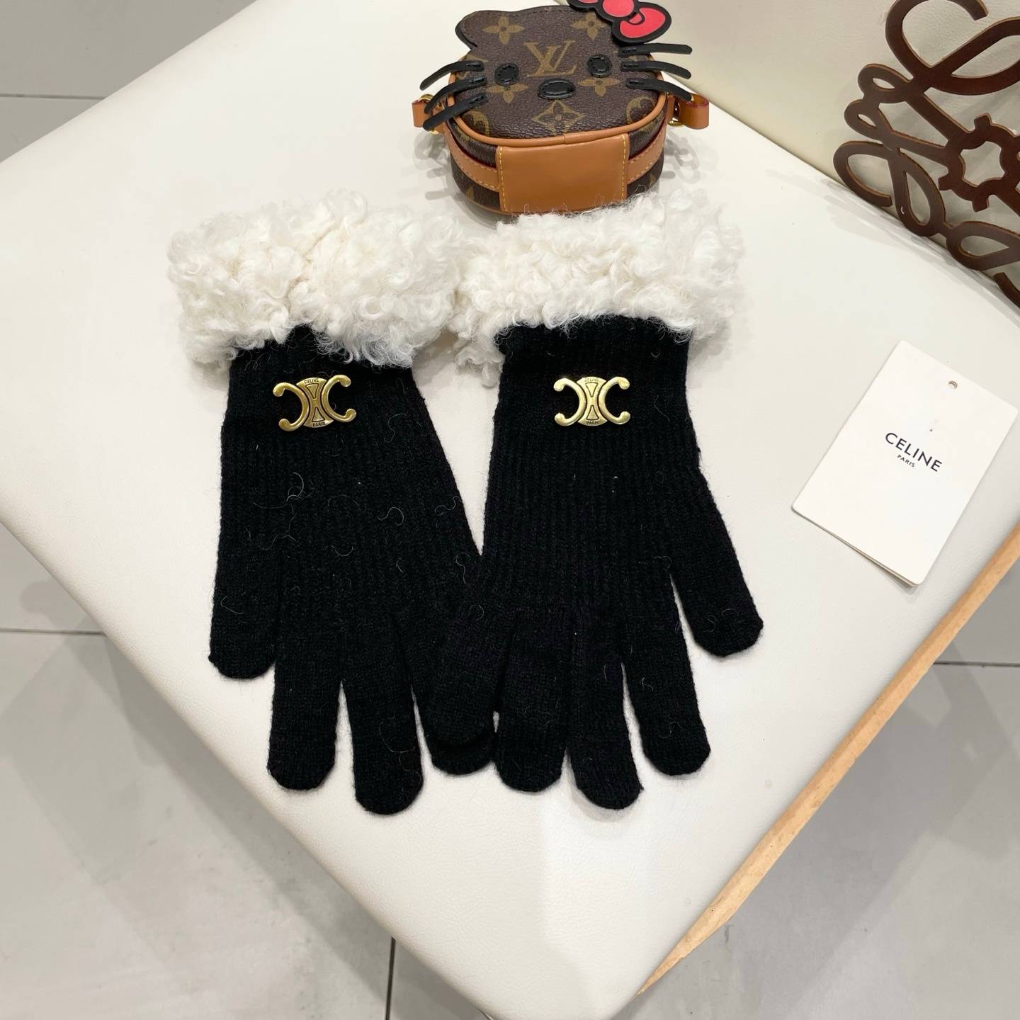 Celine セリーヌ 革手袋 レディース 防寒 通勤 ギフト フェイクファー付き レッド - 画像 11