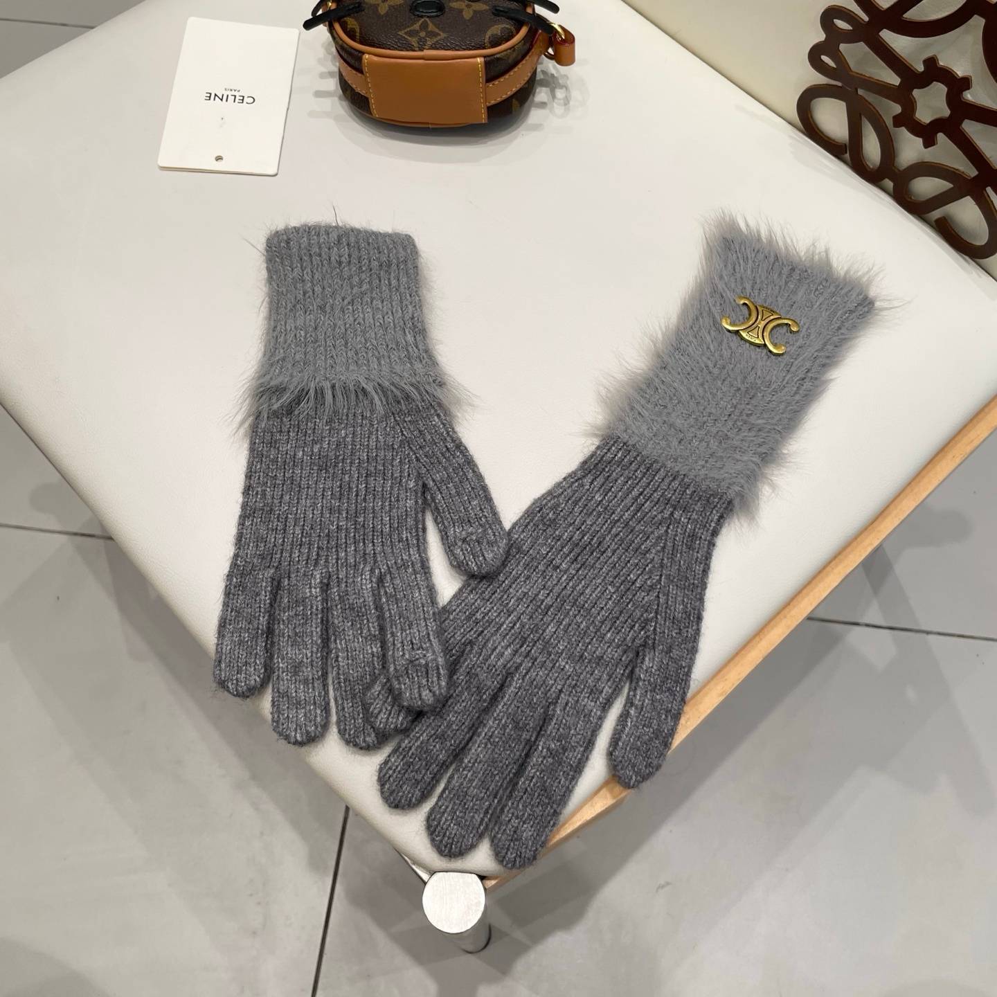 Celine セリーヌ 革手袋 レディース 防寒 通勤 ギフト フェイクファー付き レッド - 画像 14