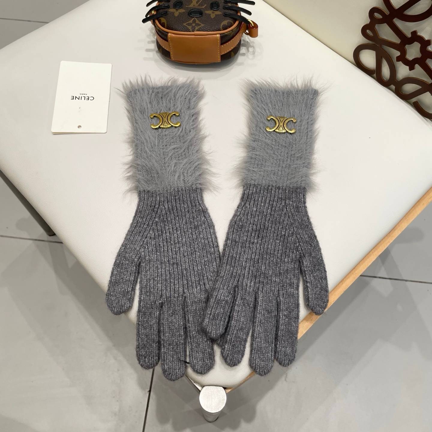Celine セリーヌ 革手袋 レディース 防寒 通勤 ギフト フェイクファー付き レッド - 画像 16