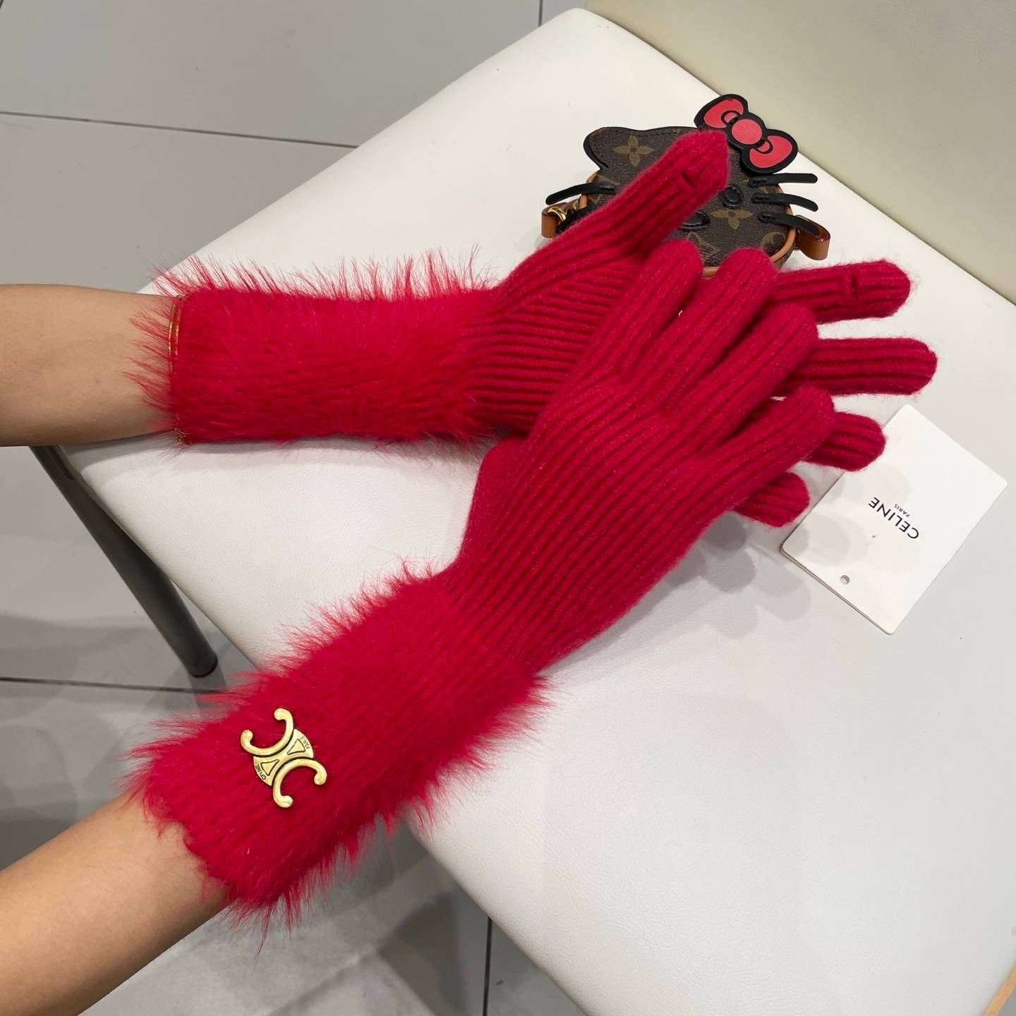 Celine セリーヌ レディース 手袋 グローブ 毛糸 袖口 毛皮 防寒 触屏対応 ホワイト レッド おしゃれ 通勤 ギフト 高級感 - 画像 4