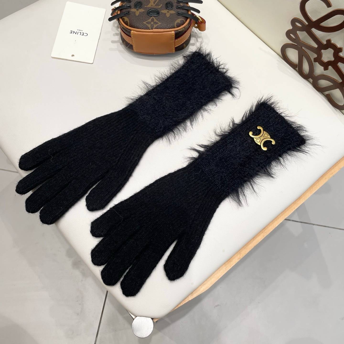 Celine セリーヌ レディース手袋 ニットファー 防寒 スマホ対応 通勤 上品 ベージュ - 画像 4