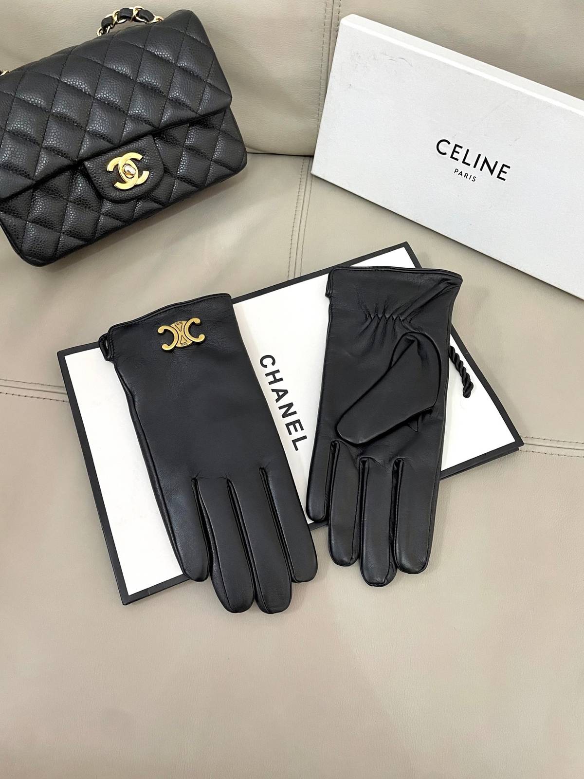 CELINE セリーヌ レザー手袋 本革 防寒 通勤 高級感 ブラック