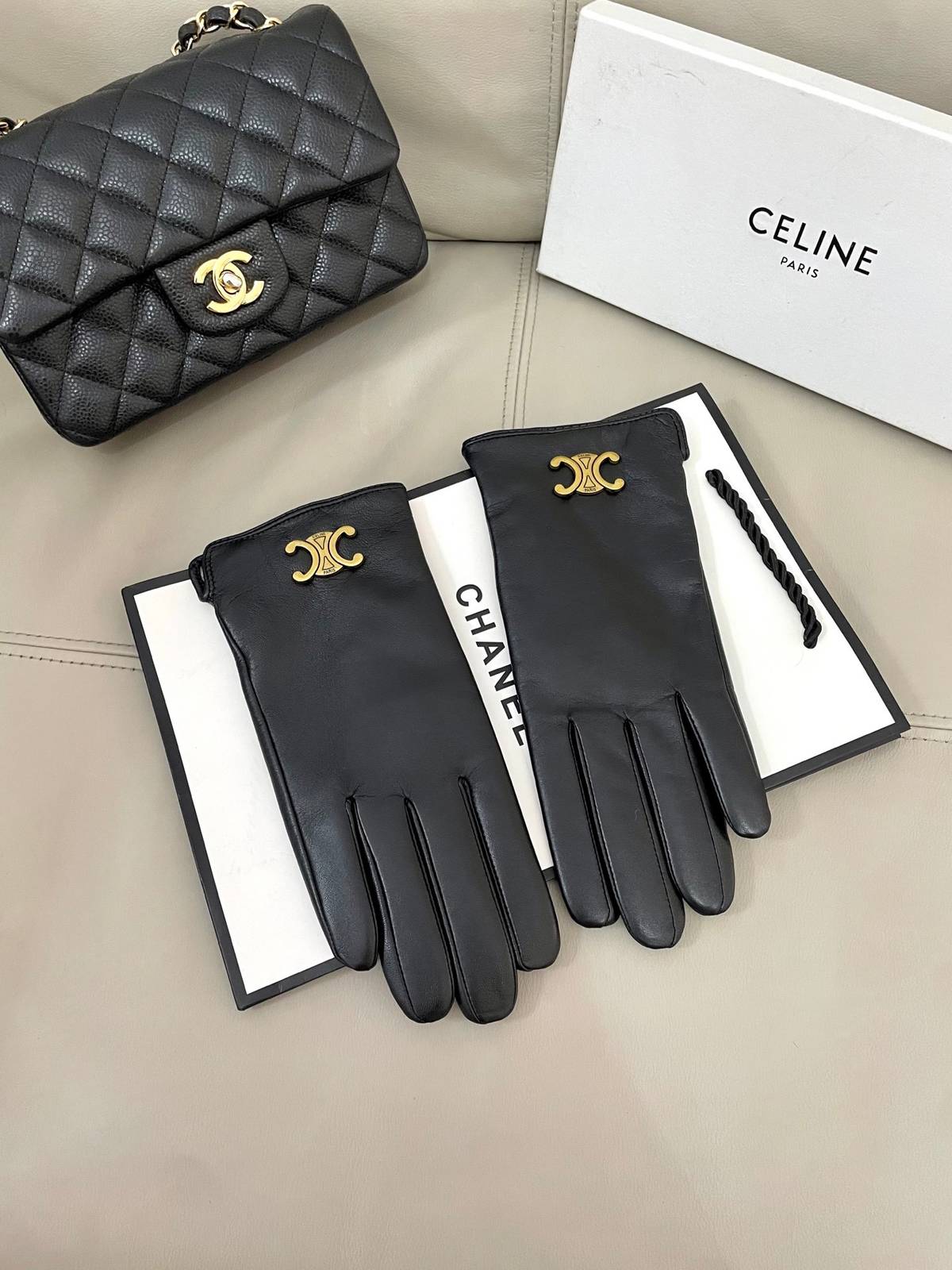 CELINE セリーヌ レザー手袋 本革 防寒 通勤 高級感 ブラック - 画像 2
