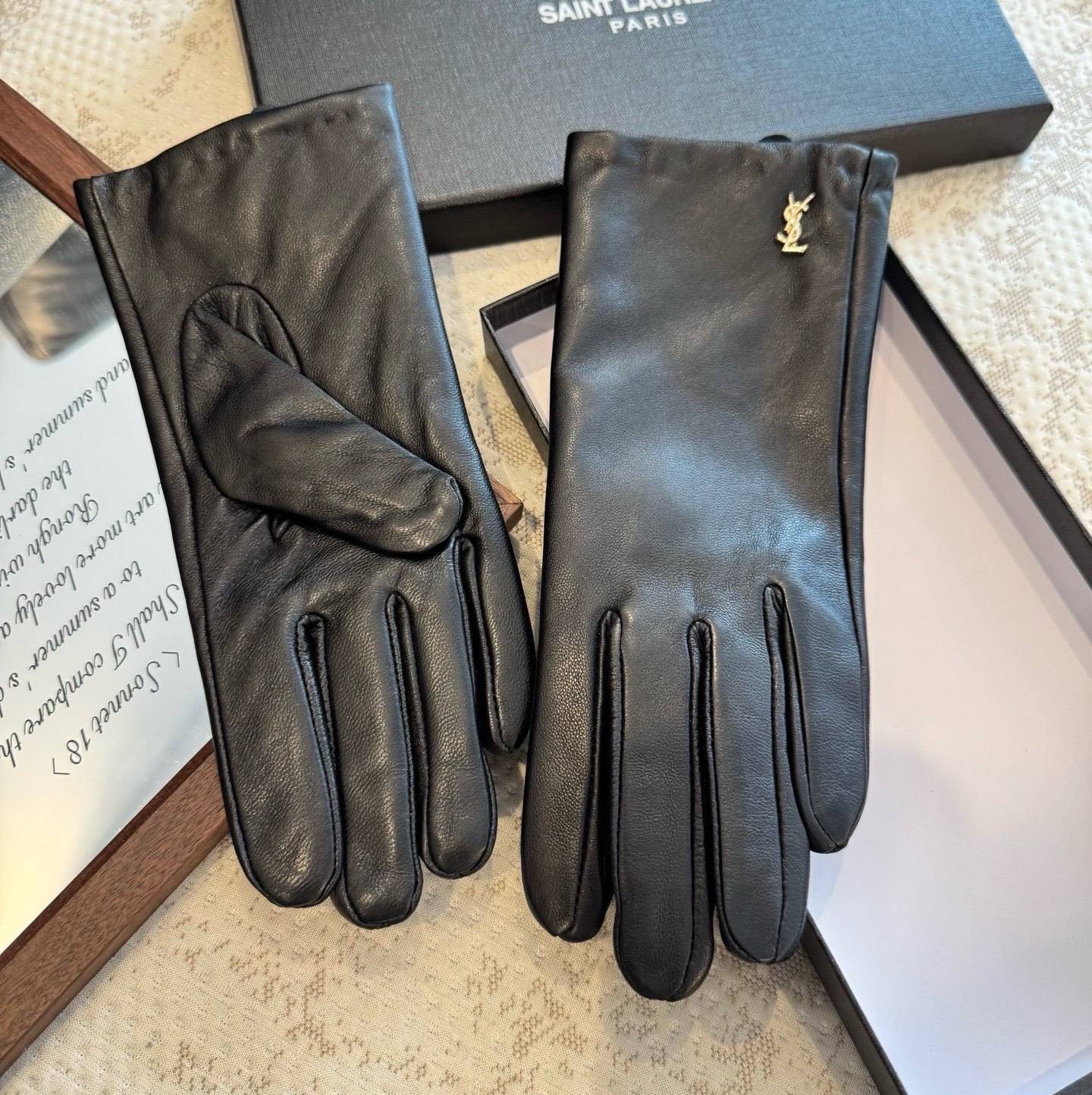 Saint Laurent サンローラン 革手袋 レザー手袋 本革 防寒 おしゃれ 通勤 ブラック - 画像 2