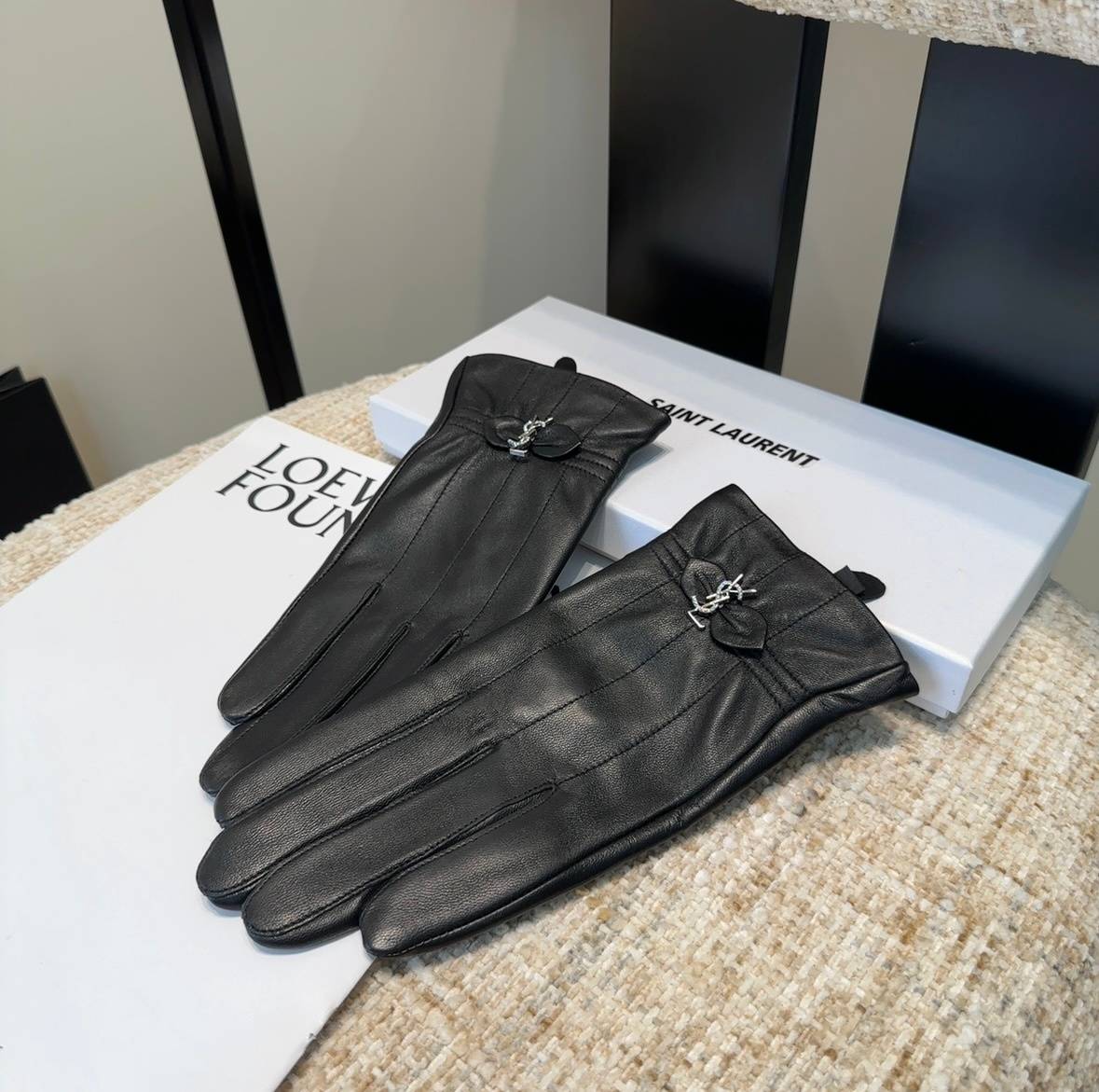 Saint Laurent サンローラン 革手袋 レザー手袋 本革 防寒 おしゃれ 通勤 ブラック - 画像 6