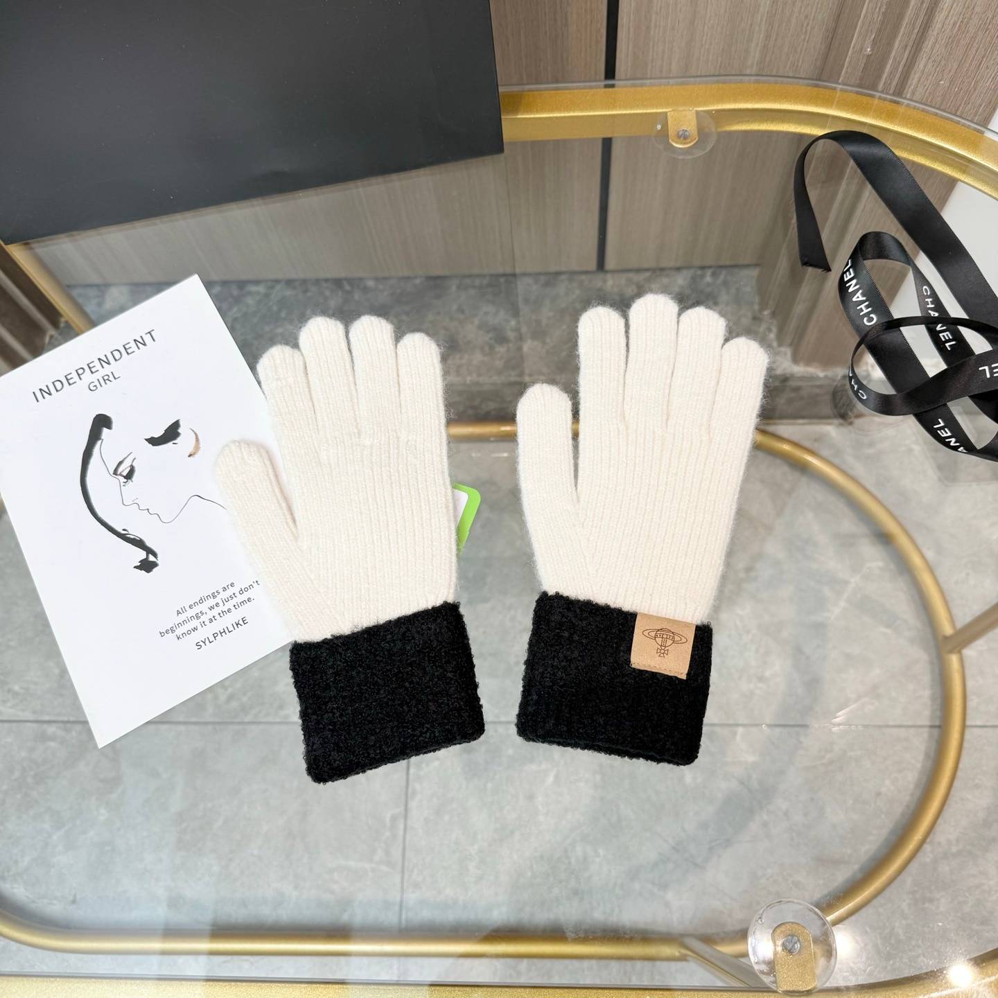 Vivienne Westwood ヴィヴィアン ウエストウッド ニット手袋 防寒 通勤 おしゃれ 2色 ホワイト グレー