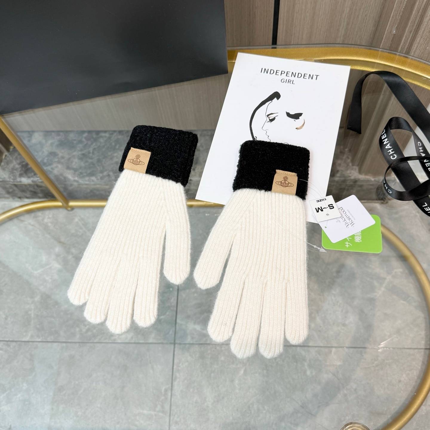 Vivienne Westwood ヴィヴィアン ウエストウッド ニット手袋 防寒 通勤 おしゃれ 2色 ホワイト グレー - 画像 2