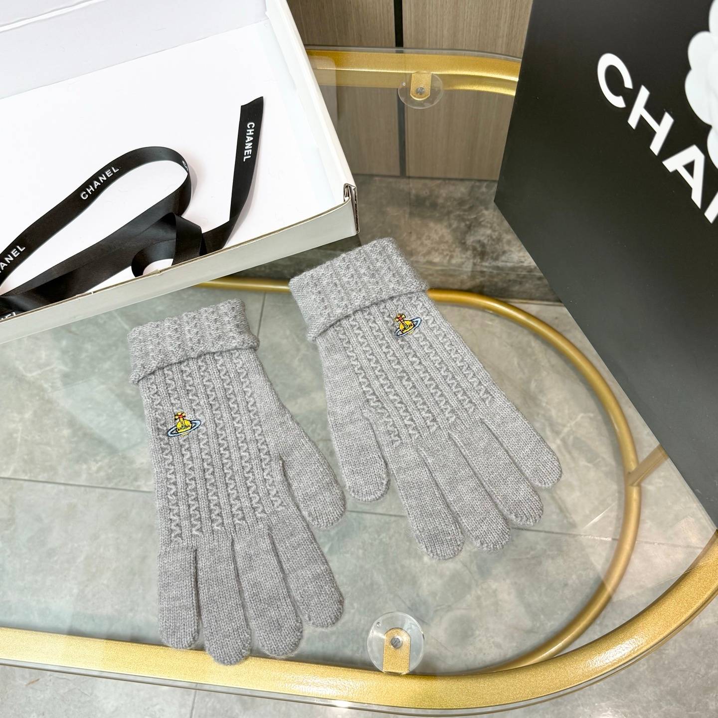 Vivienne Westwood ヴィヴィアン ウエストウッド ニット手袋 防寒 通勤 おしゃれ 2色 ホワイト グレー - 画像 9