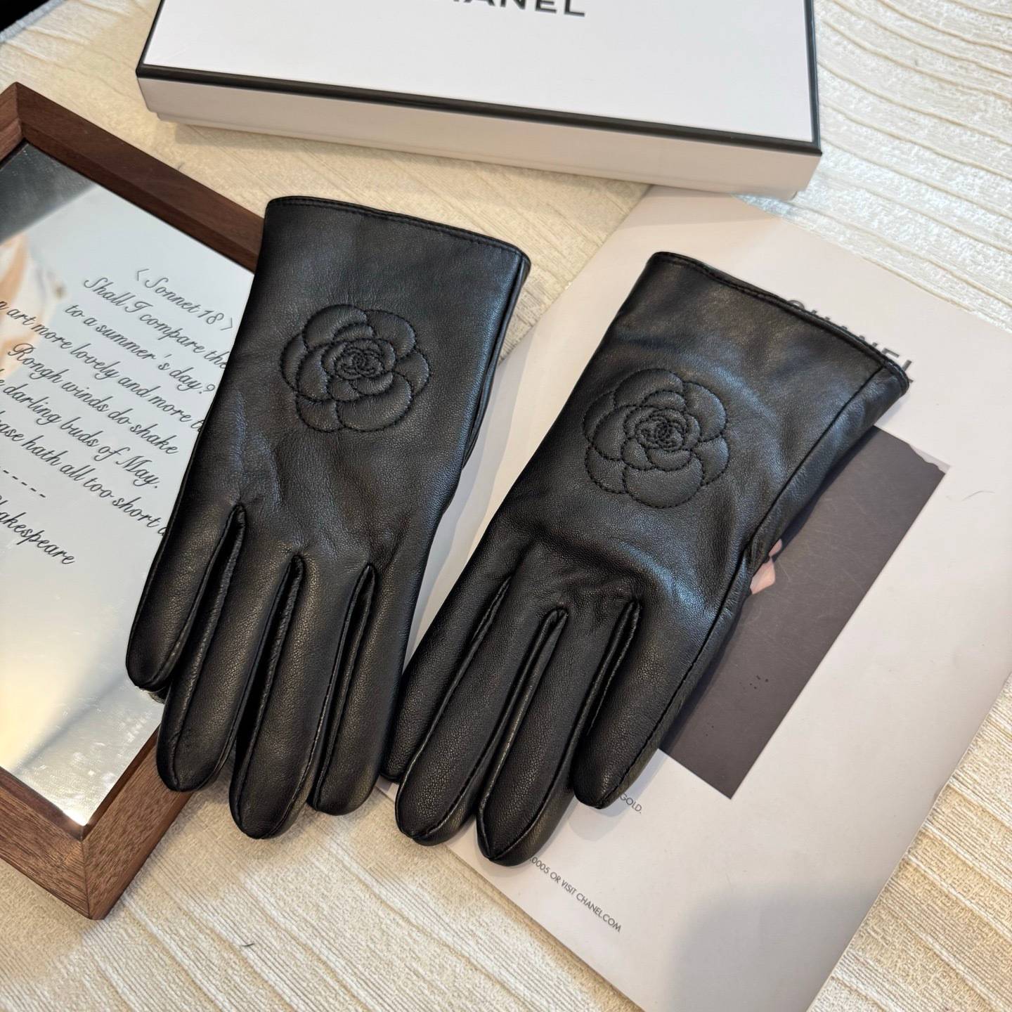 CHANEL シャネル レディース レザー手袋 本革 キルティング 長手袋 冬用 防寒 スマホ対応 通勤 ブラック - 画像 10