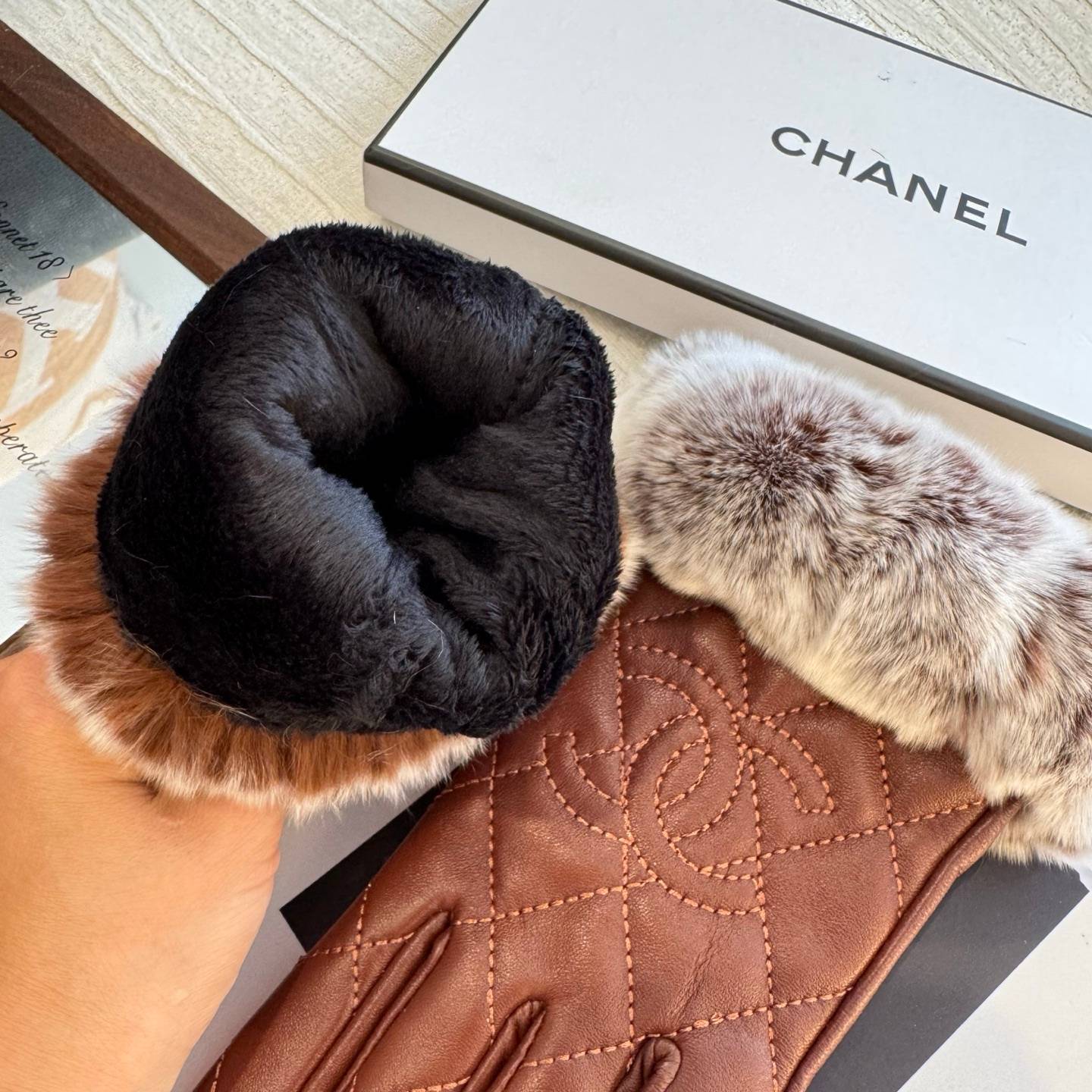 CHANEL シャネル レディース手袋 本革 レザーグローブ 防寒 毛皮 通勤 ブラウン
