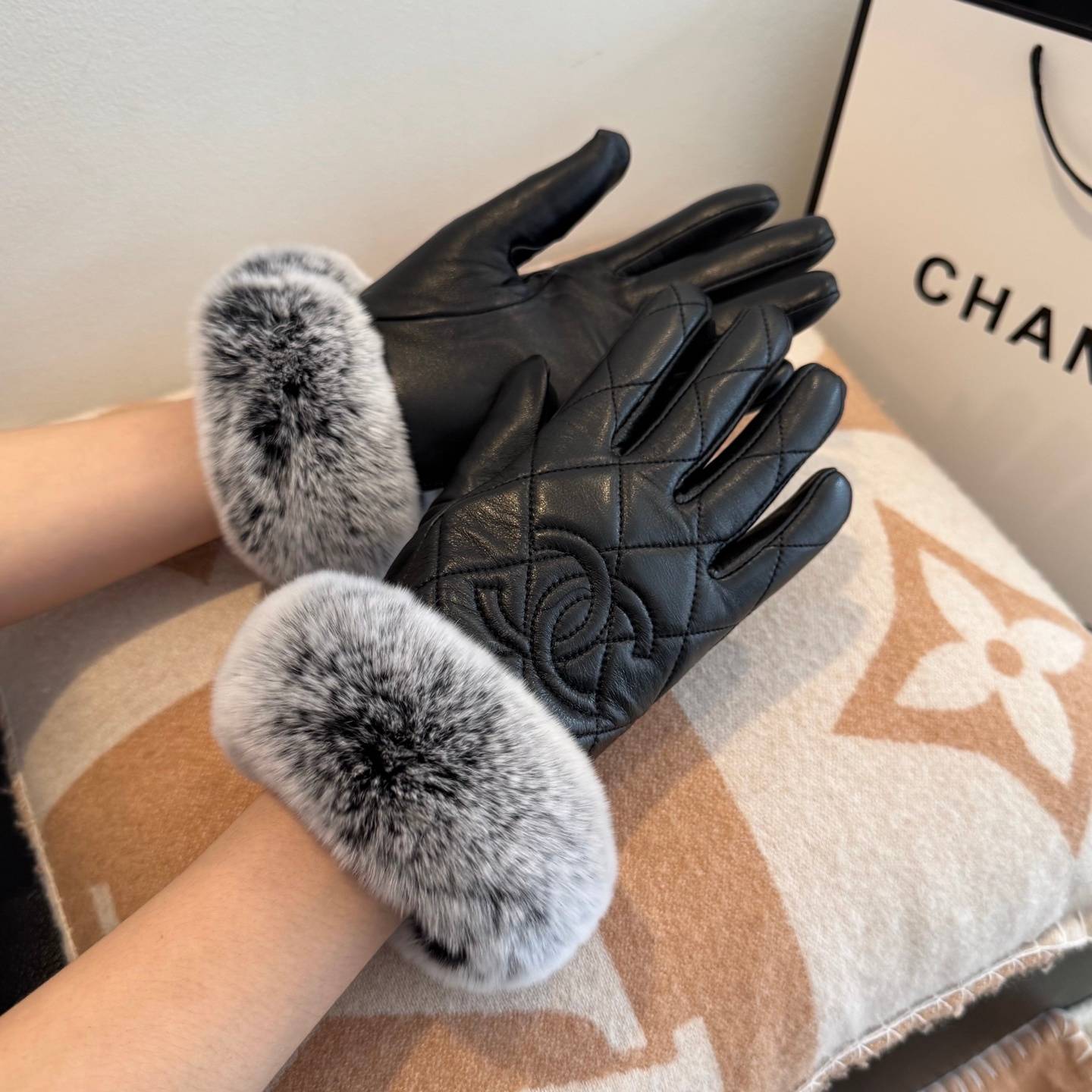 CHANEL シャネル レディース手袋 本革 レザーグローブ 防寒 毛皮 通勤 ブラウン - 画像 8