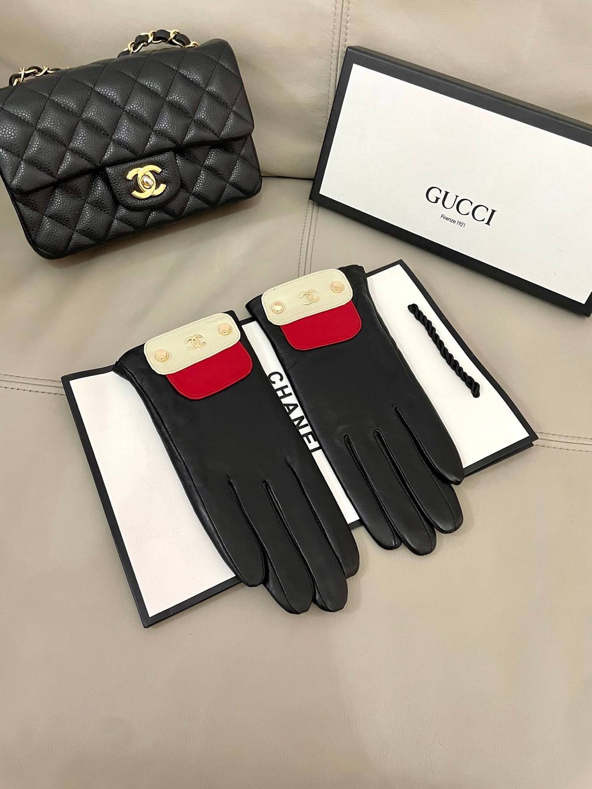 CHANEL シャネル 本革手袋 高級 防寒 山茶花 双C 通勤 レディース ブラック ブラウン - 画像 13