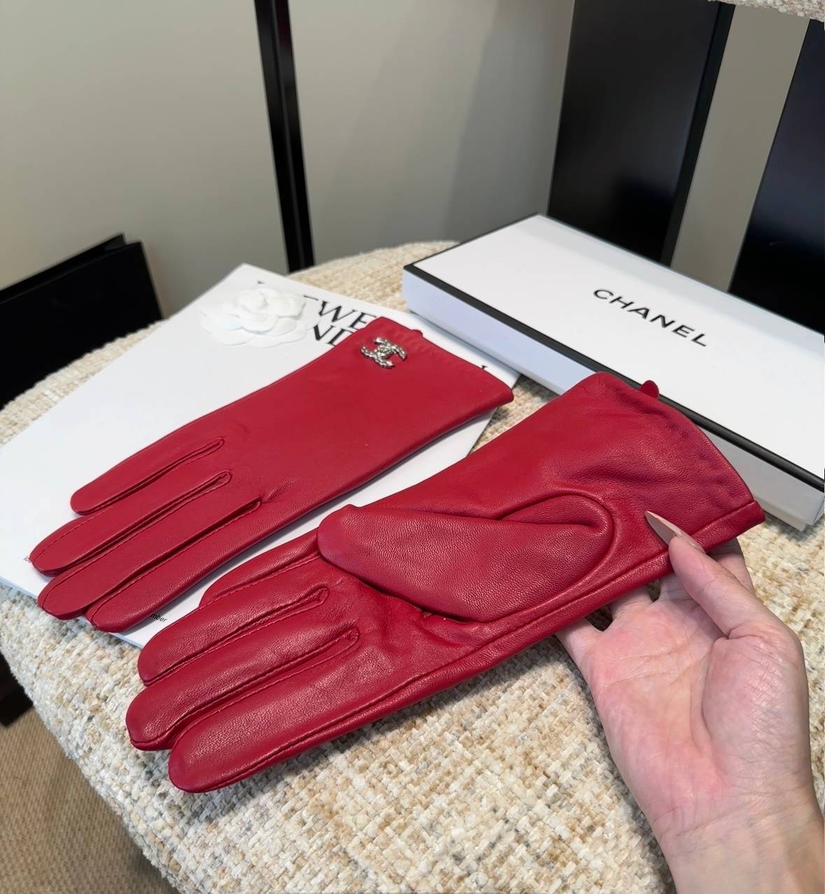 CHANEL シャネル レザー手袋 レディース 本革 高級 通勤 おしゃれ 防寒 冬物 レッド