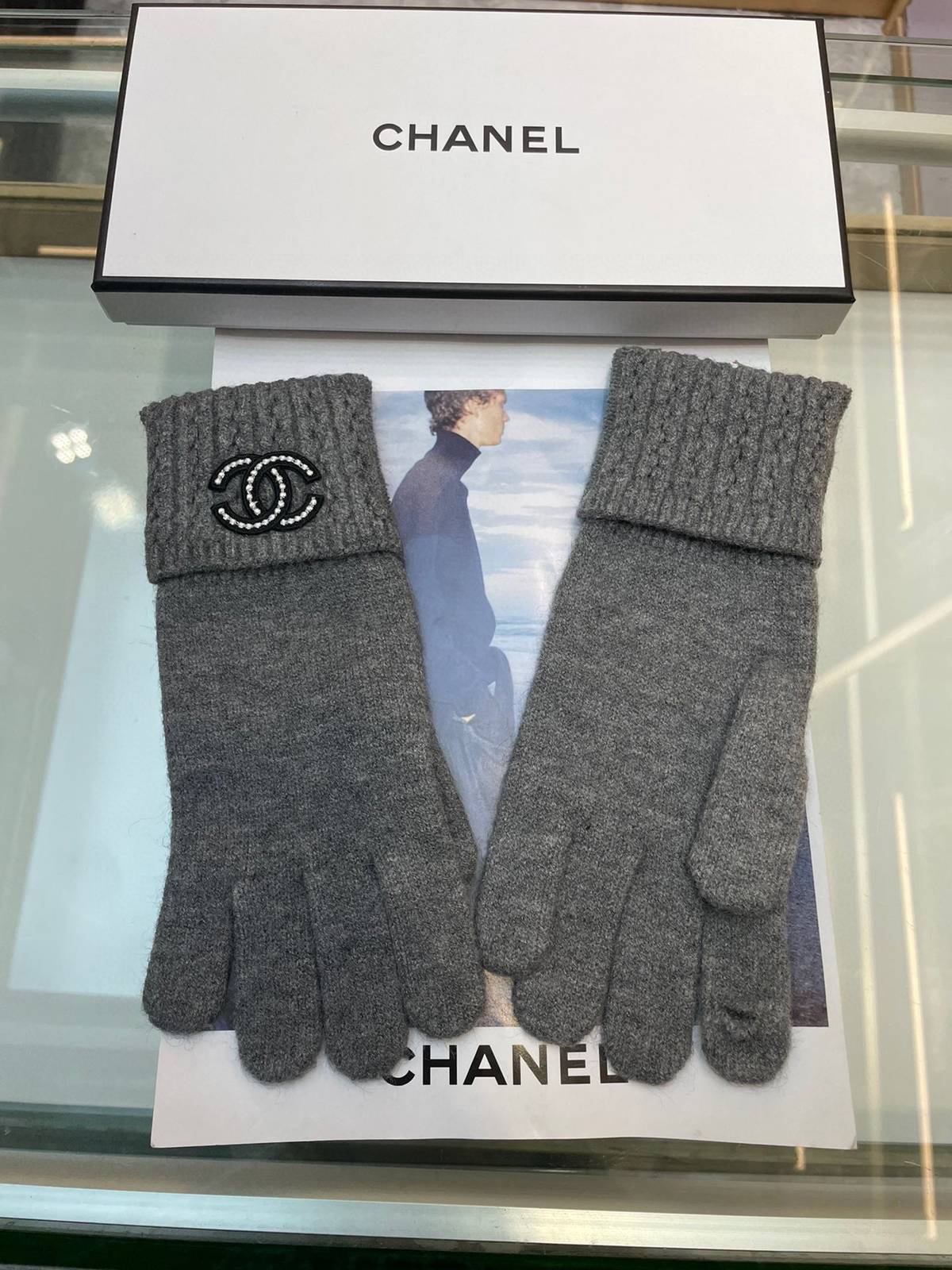 CHANEL シャネル グローブ 手袋 ニット 防寒 高級感 グレー 通勤 おしゃれ 冬用 女性用 贈り物 誕生日