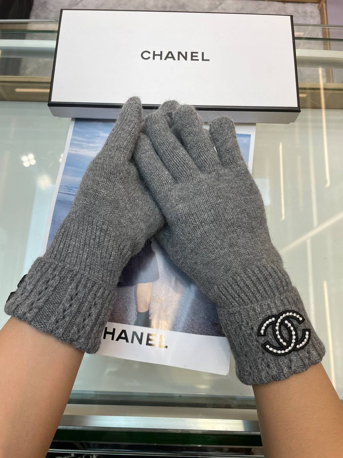 CHANEL シャネル グローブ 手袋 ニット 防寒 高級感 グレー 通勤 おしゃれ 冬用 女性用 贈り物 誕生日 - 画像 3