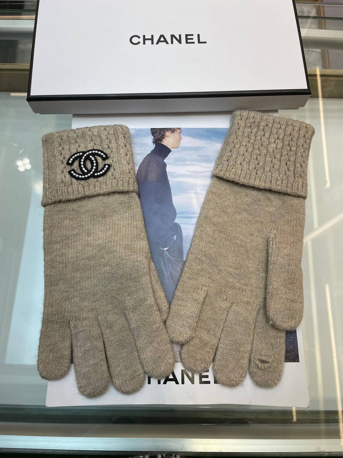 CHANEL シャネル グローブ 手袋 ニット 防寒 高級感 グレー 通勤 おしゃれ 冬用 女性用 贈り物 誕生日 - 画像 4