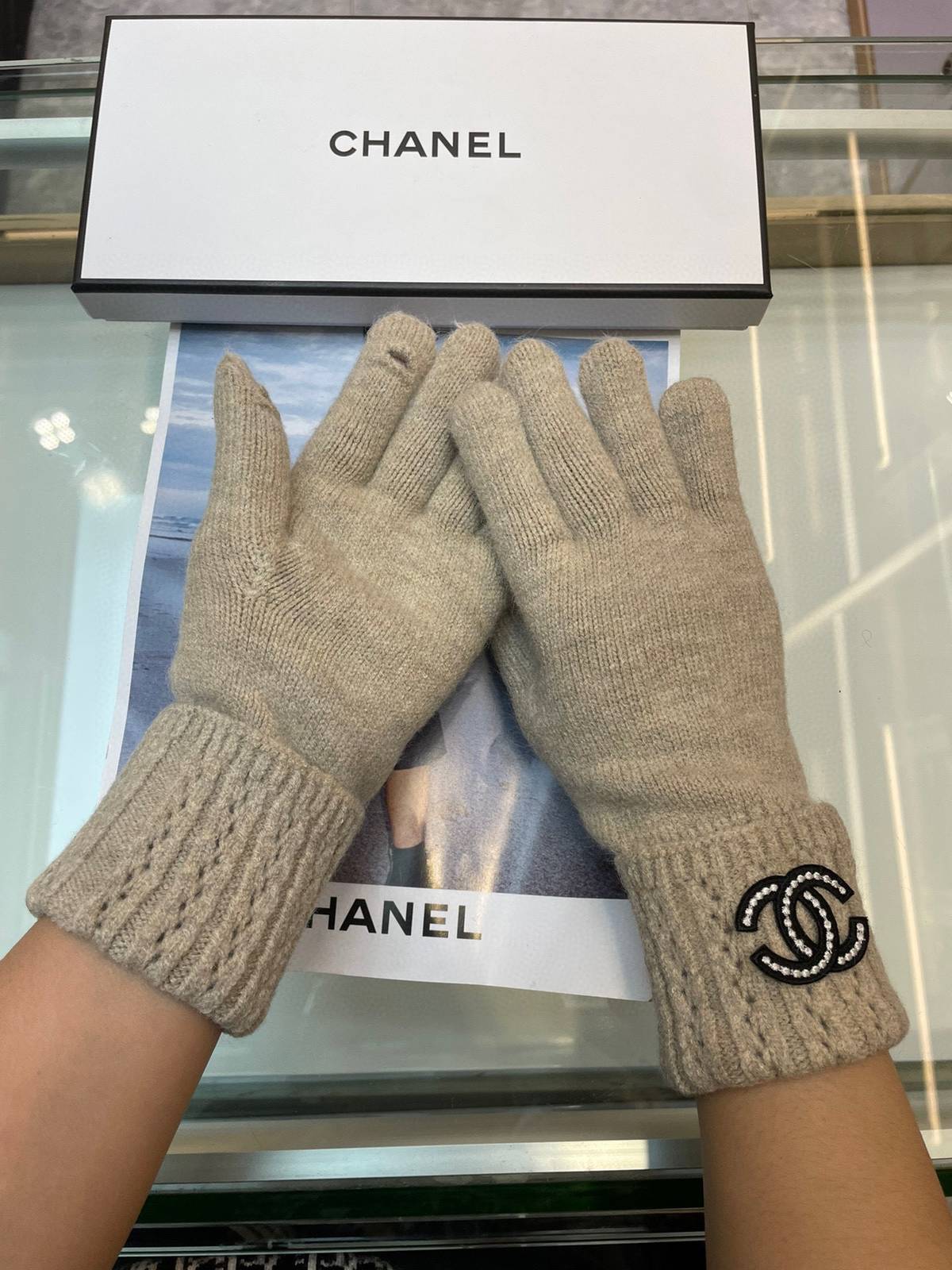 CHANEL シャネル グローブ 手袋 ニット 防寒 高級感 グレー 通勤 おしゃれ 冬用 女性用 贈り物 誕生日 - 画像 6