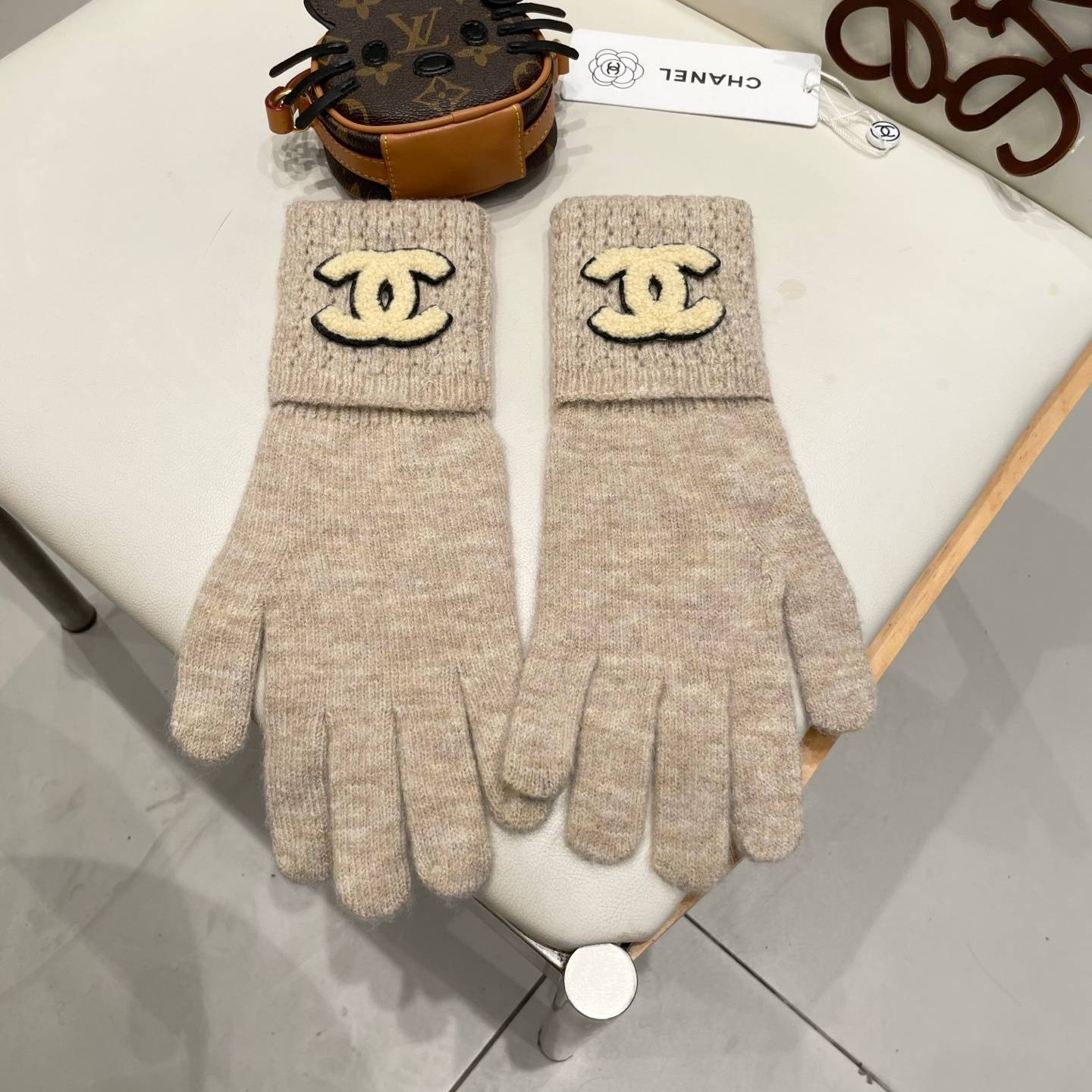 CHANEL シャネル レディース 革手袋 本革 スマホ対応 保温 おしゃれ ギフト ブラック ベージュ レッド グレー ホワイト - 画像 3