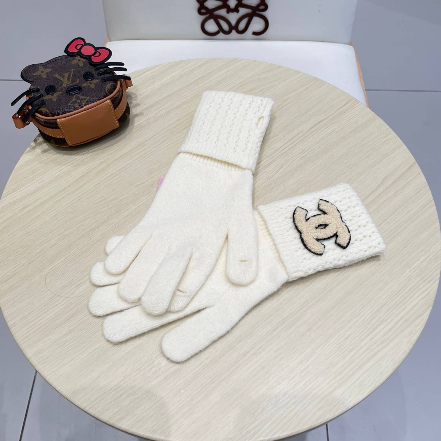 CHANEL シャネル ニット手袋 レディース スマホ対応 防寒 手袋 通勤 おしゃれ ホワイト 秋冬 高級感
