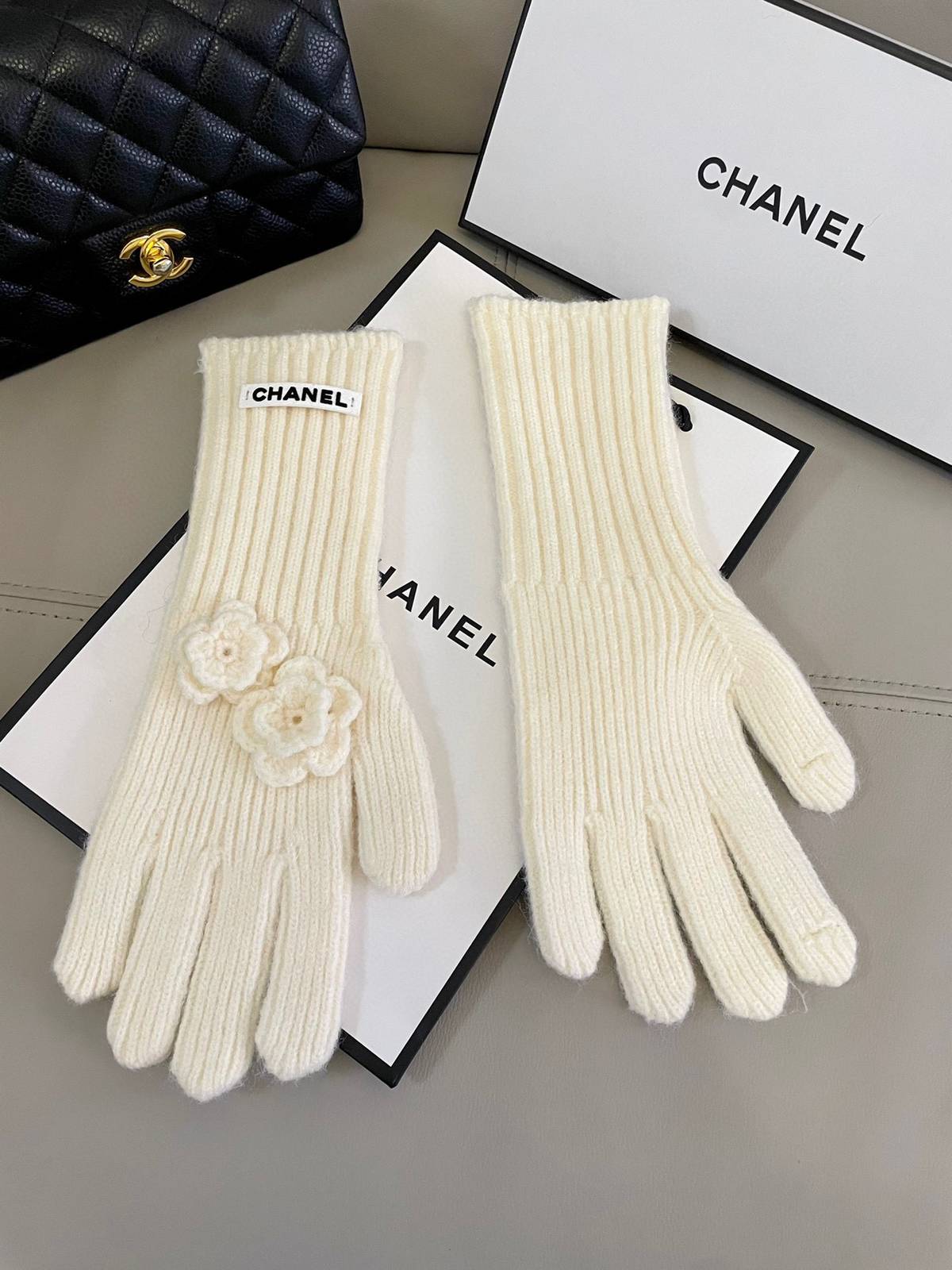 CHANEL シャネル ニット手袋 レディース スマホ対応 防寒 手袋 通勤 おしゃれ ホワイト 秋冬 高級感 - 画像 11