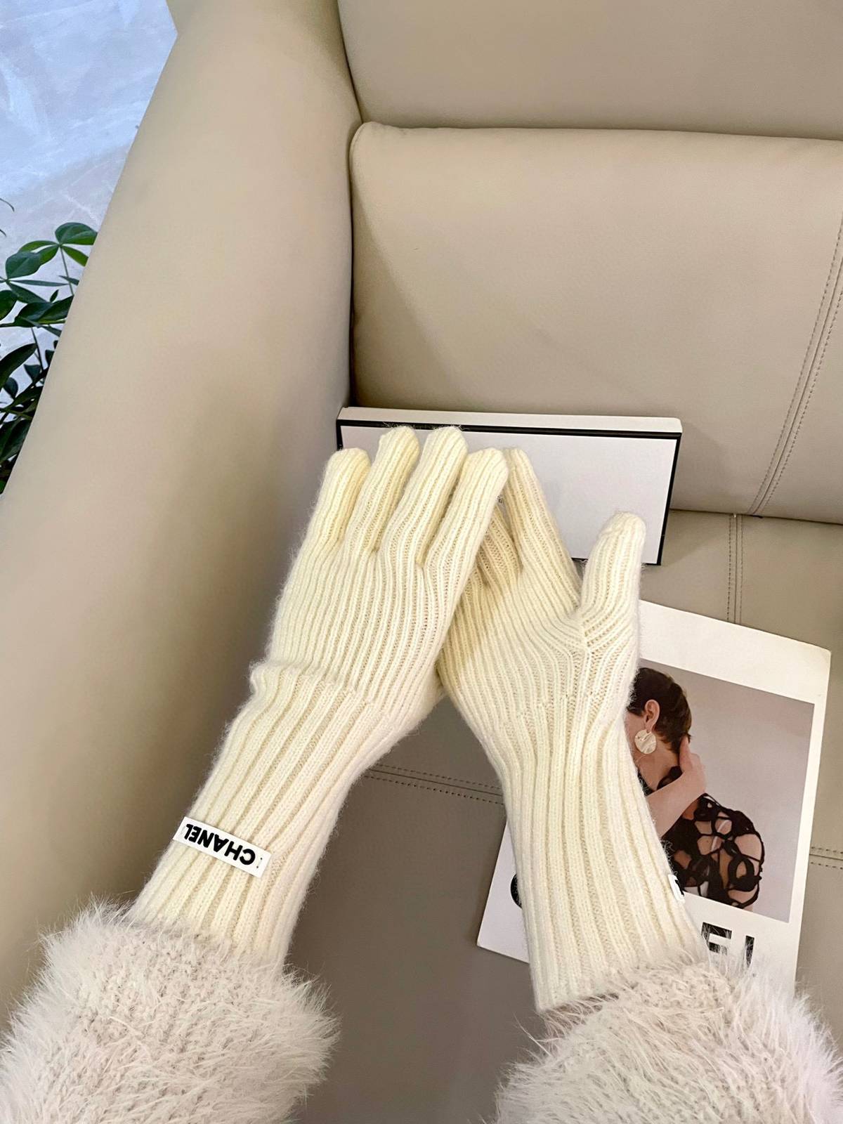 CHANEL シャネル ニット手袋 レディース スマホ対応 防寒 手袋 通勤 おしゃれ ホワイト 秋冬 高級感 - 画像 13