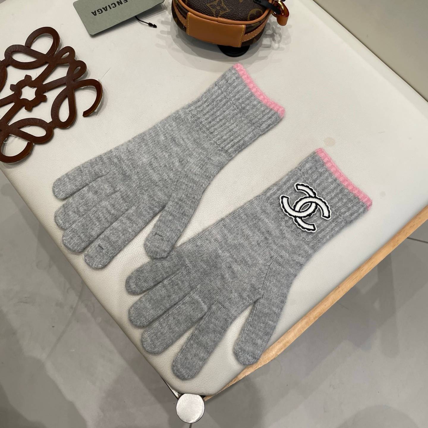 CHANEL シャネル ニット手袋 レディース スマホ対応 防寒 手袋 通勤 おしゃれ ホワイト 秋冬 高級感 - 画像 14