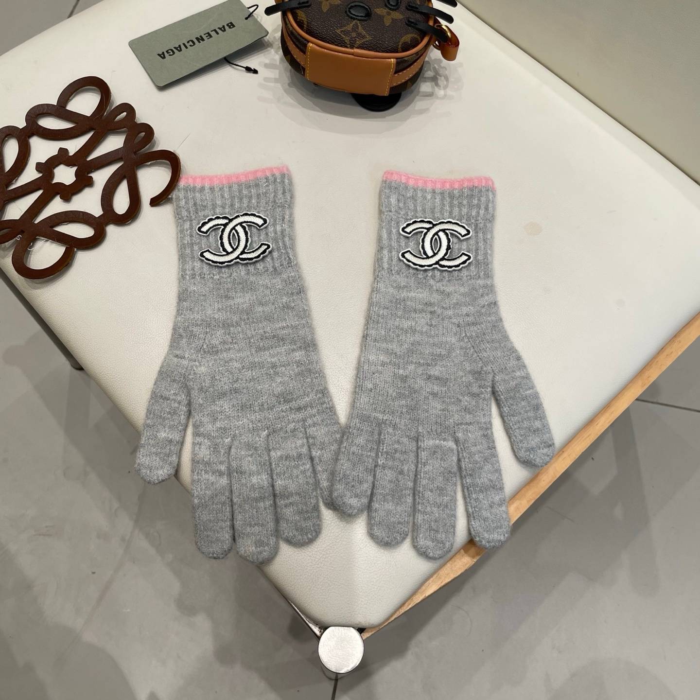 CHANEL シャネル ニット手袋 レディース スマホ対応 防寒 手袋 通勤 おしゃれ ホワイト 秋冬 高級感 - 画像 15