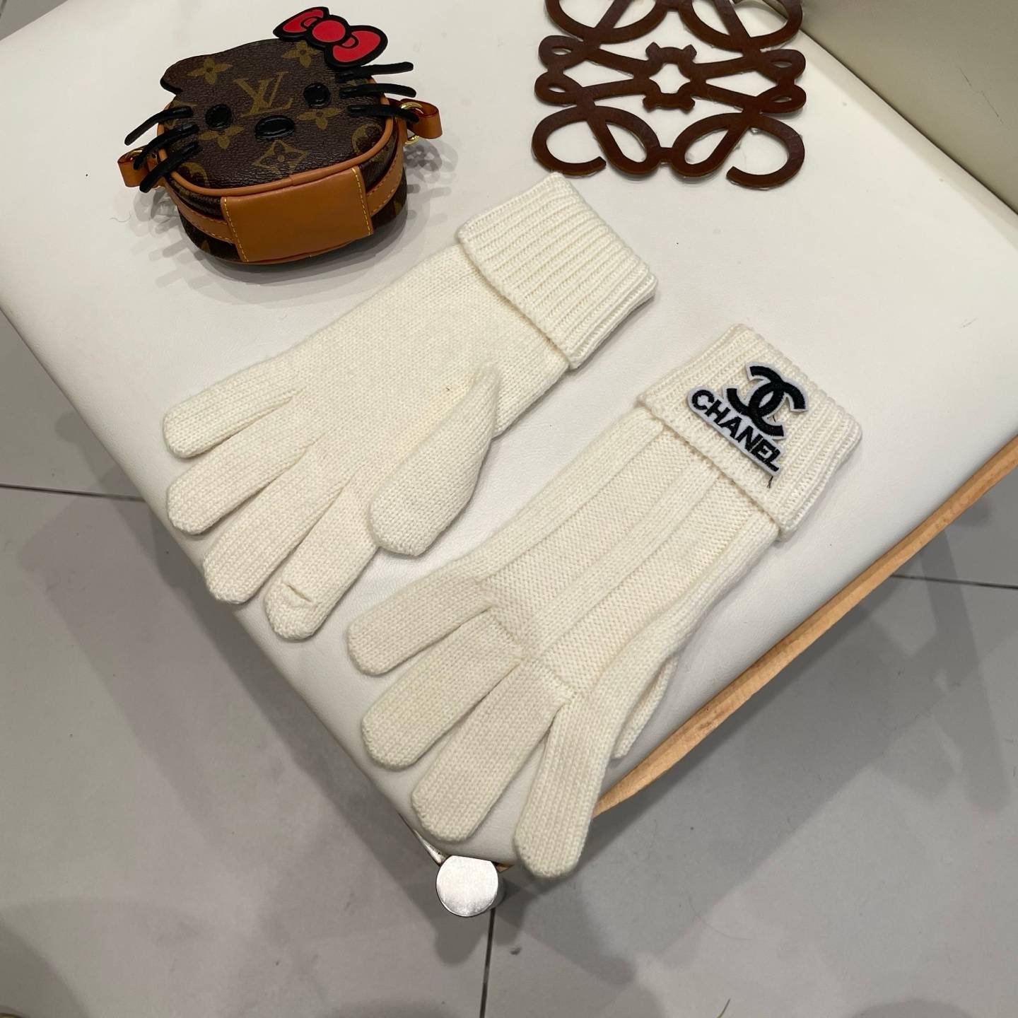 CHANEL シャネル レディースニット手袋 防寒 上品 秋冬 グレー ホワイト ネイビー ベージュ 全4色 - 画像 11
