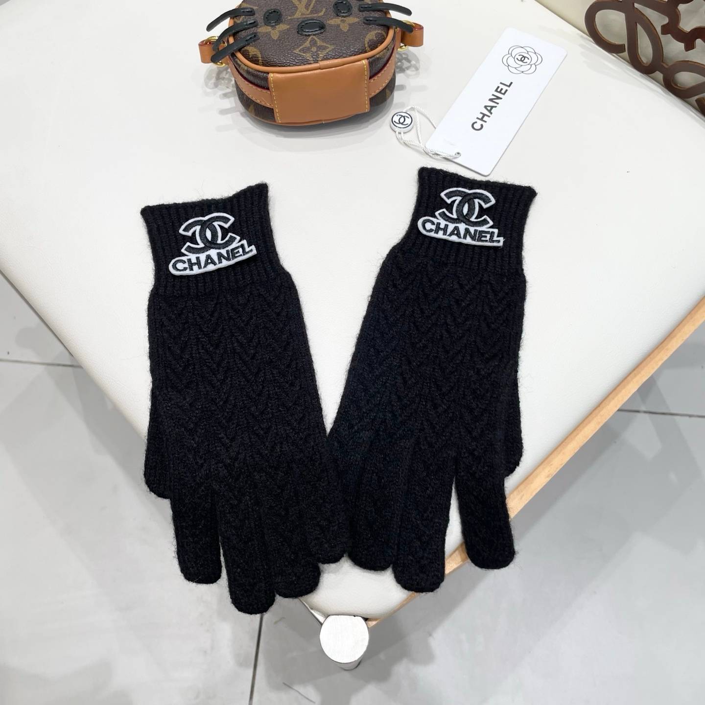 CHANEL シャネル グローブ レディース 編み手袋 ケーブルニット ロゴ 秋冬 防寒 おしゃれ ベージュ - 画像 5