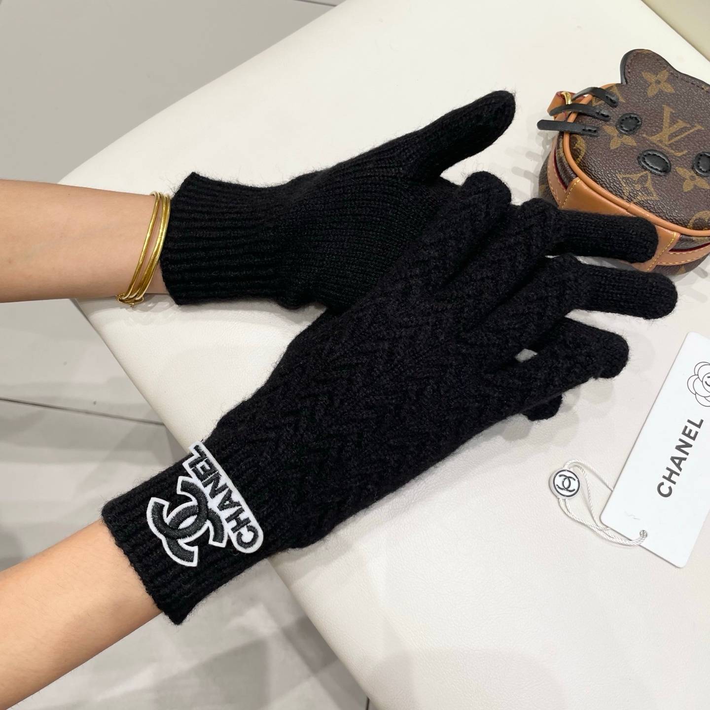 CHANEL シャネル グローブ レディース 編み手袋 ケーブルニット ロゴ 秋冬 防寒 おしゃれ ベージュ - 画像 6