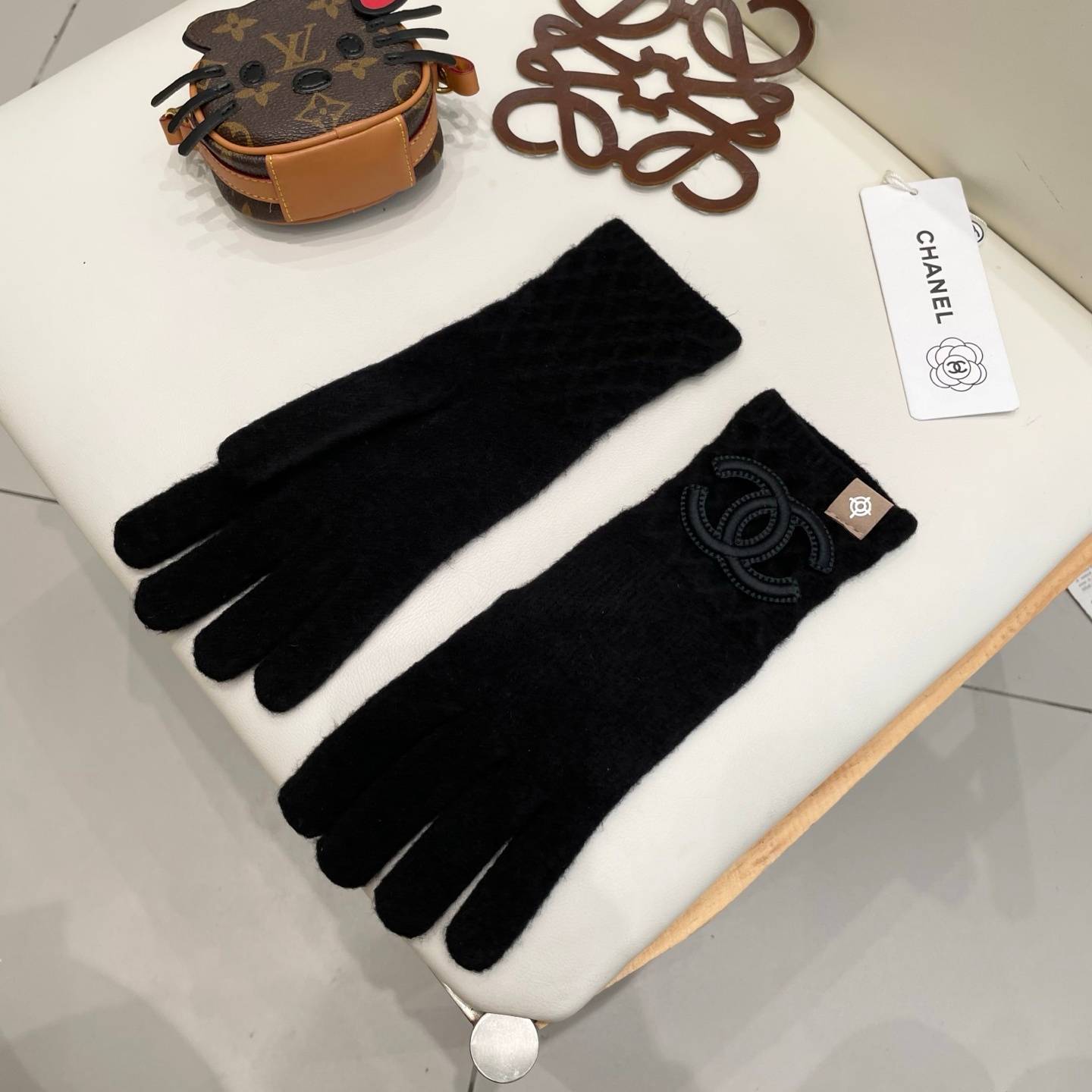 CHANEL シャネル レディース手袋 編み手袋 ロゴアップリケ 秋冬 防寒 ブラック グレー ベージュ - 画像 5