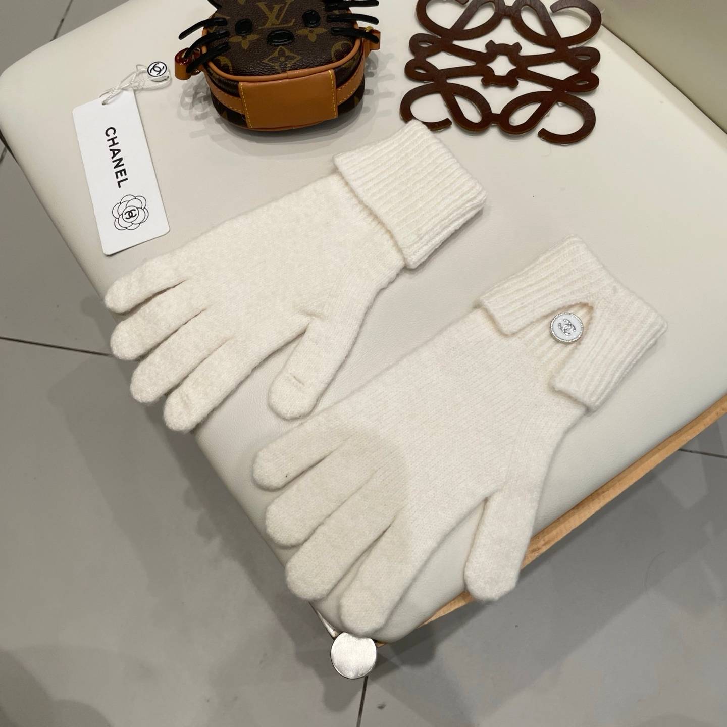 CHANEL シャネル レディース手袋 編み手袋 ロゴアップリケ 秋冬 防寒 ブラック グレー ベージュ - 画像 12