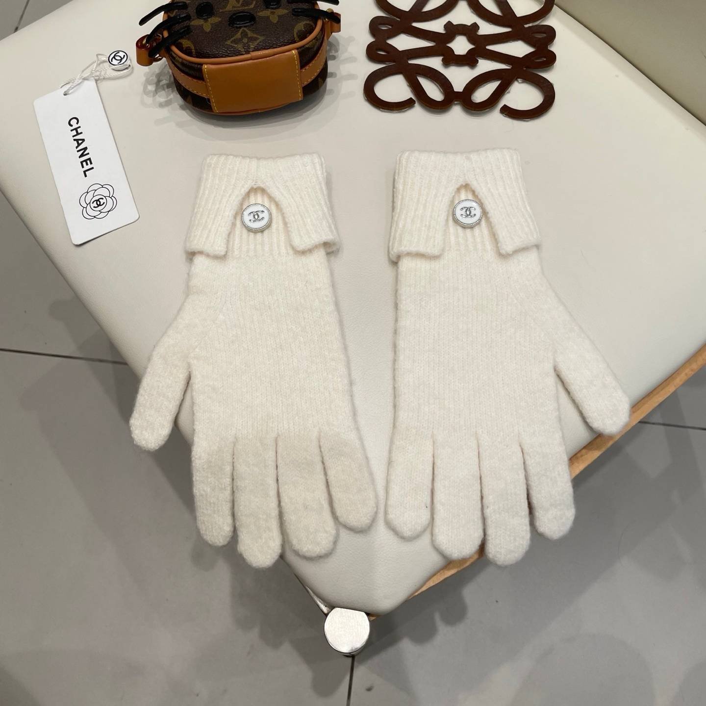 CHANEL シャネル レディース手袋 編み手袋 ロゴアップリケ 秋冬 防寒 ブラック グレー ベージュ - 画像 13