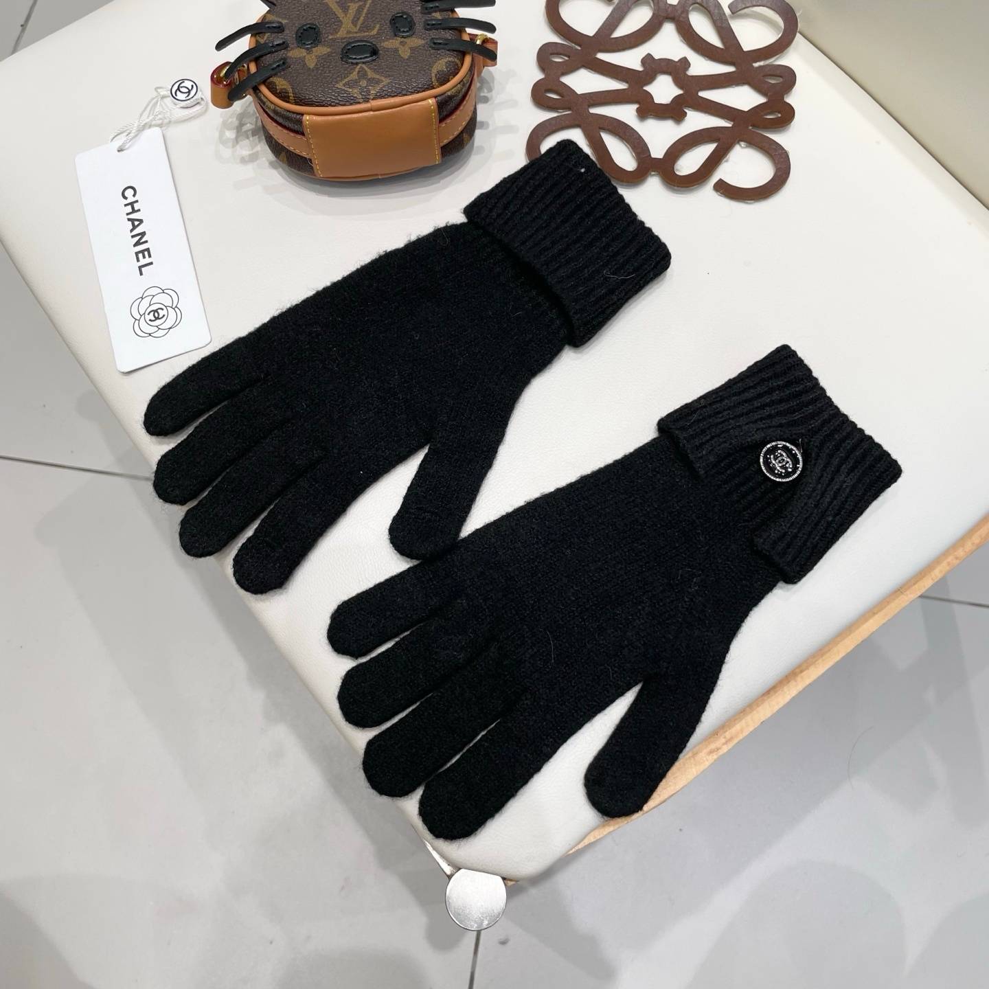 CHANEL シャネル レディース手袋 編み手袋 ロゴアップリケ 秋冬 防寒 ブラック グレー ベージュ - 画像 15