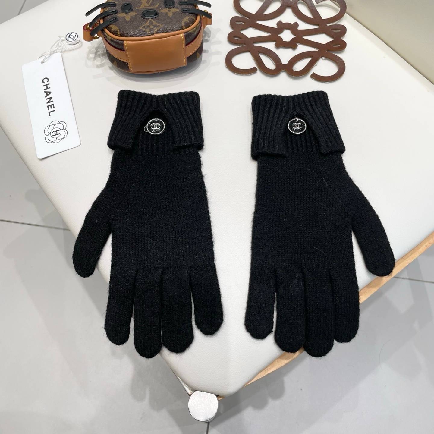 CHANEL シャネル レディース手袋 編み手袋 ロゴアップリケ 秋冬 防寒 ブラック グレー ベージュ - 画像 16