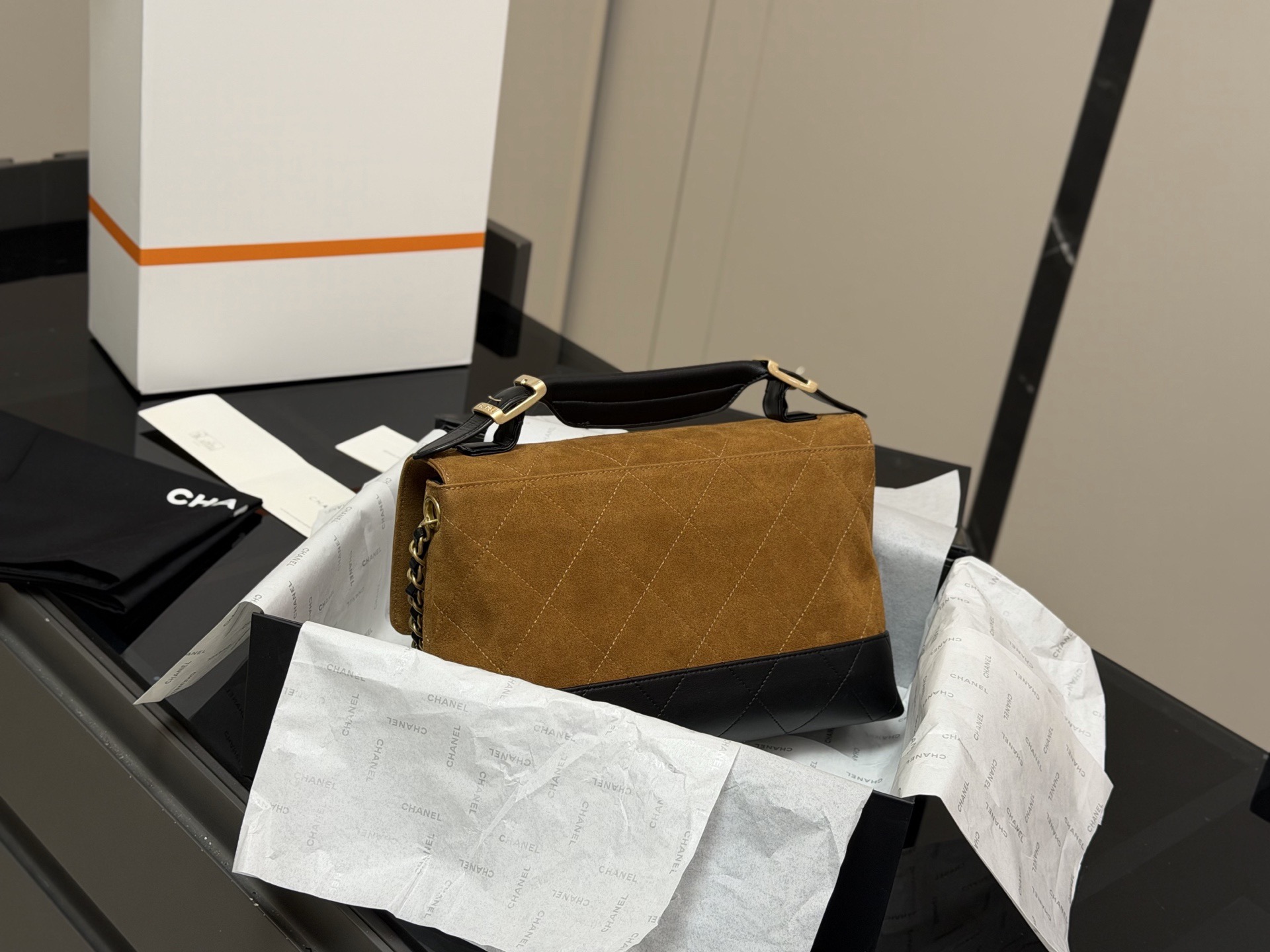 CHANEL シャネル ホーボー バッグ トート バッグ  ボーリング  ラゲージバッグ  💼✨ - 画像 2
