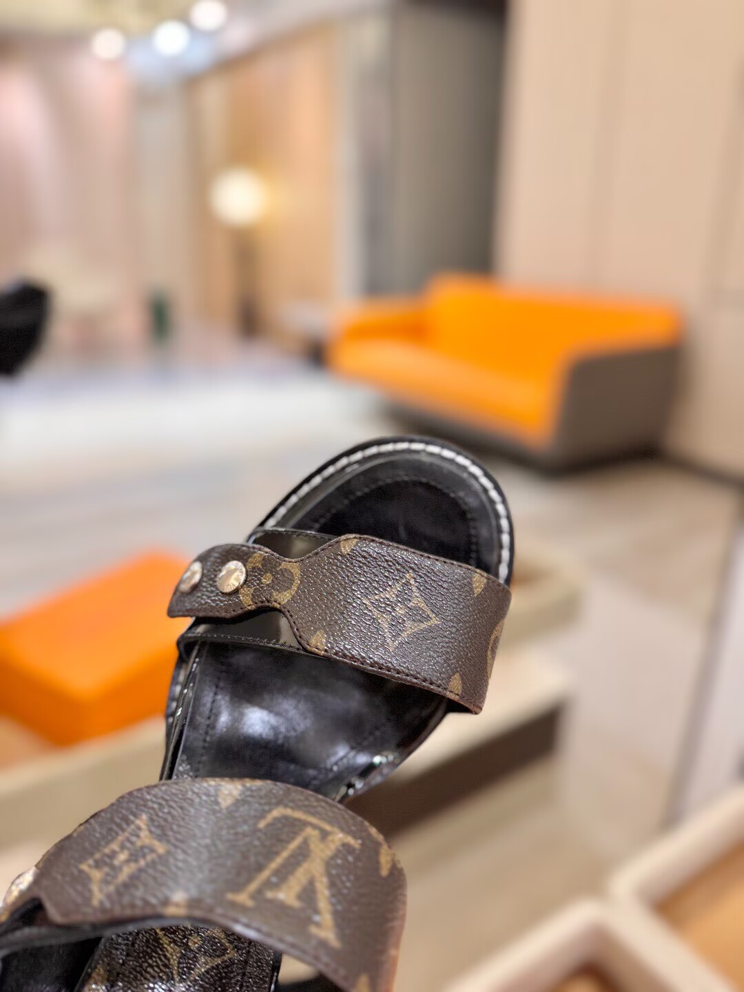 Louis Vuitton　ルイヴィトン　ハイヒール　LVサンダル女性　厚いヒール　モノグラム - 画像 11
