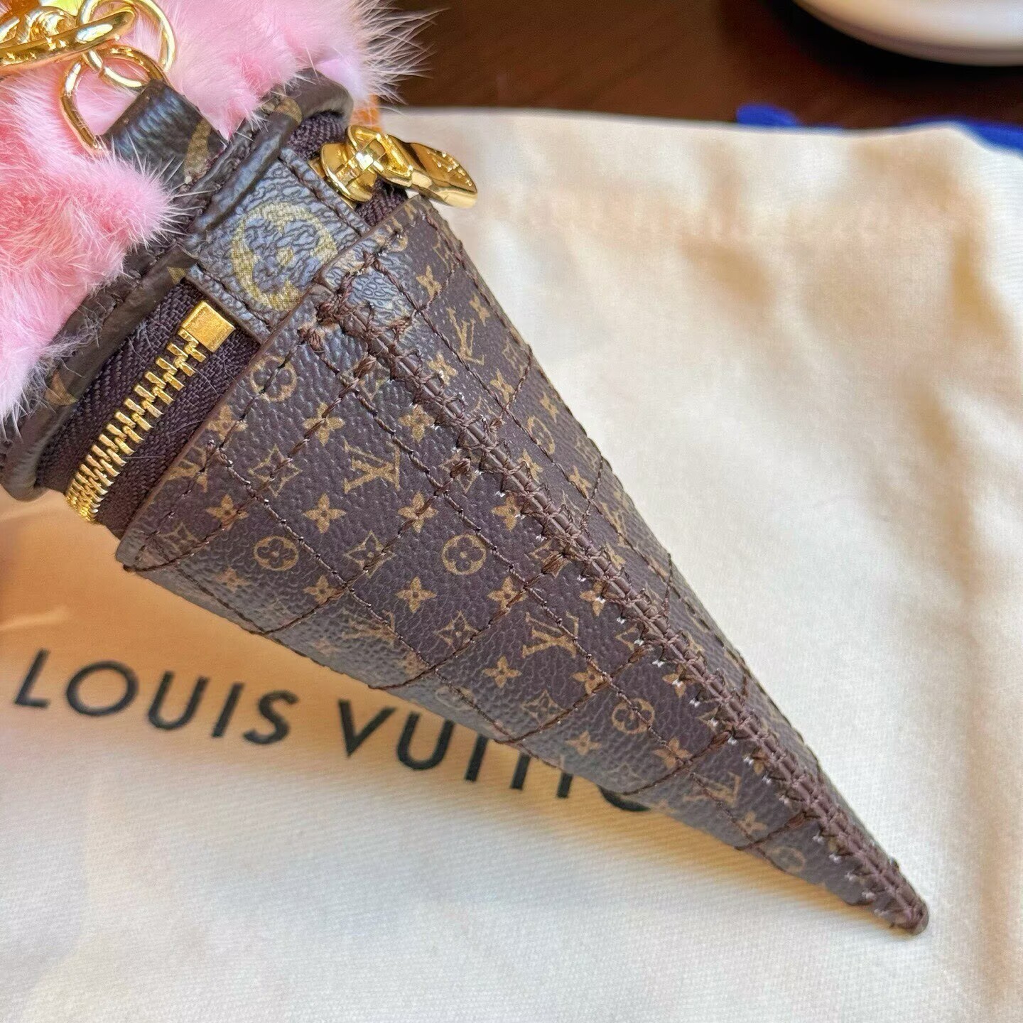 ルイヴィトン 　LouisVuitton 　アLVアイスクリーム　モノグラムリバース ローズ　チャーム　アクセサリー  　バッグチャーム - 画像 6