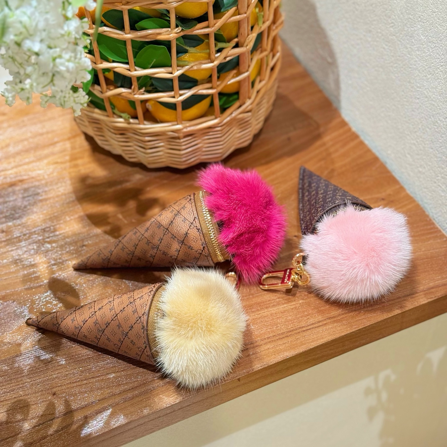 ルイヴィトン 　LouisVuitton 　アLVアイスクリーム　モノグラムリバース ローズ　チャーム　アクセサリー  　バッグチャーム - 画像 5