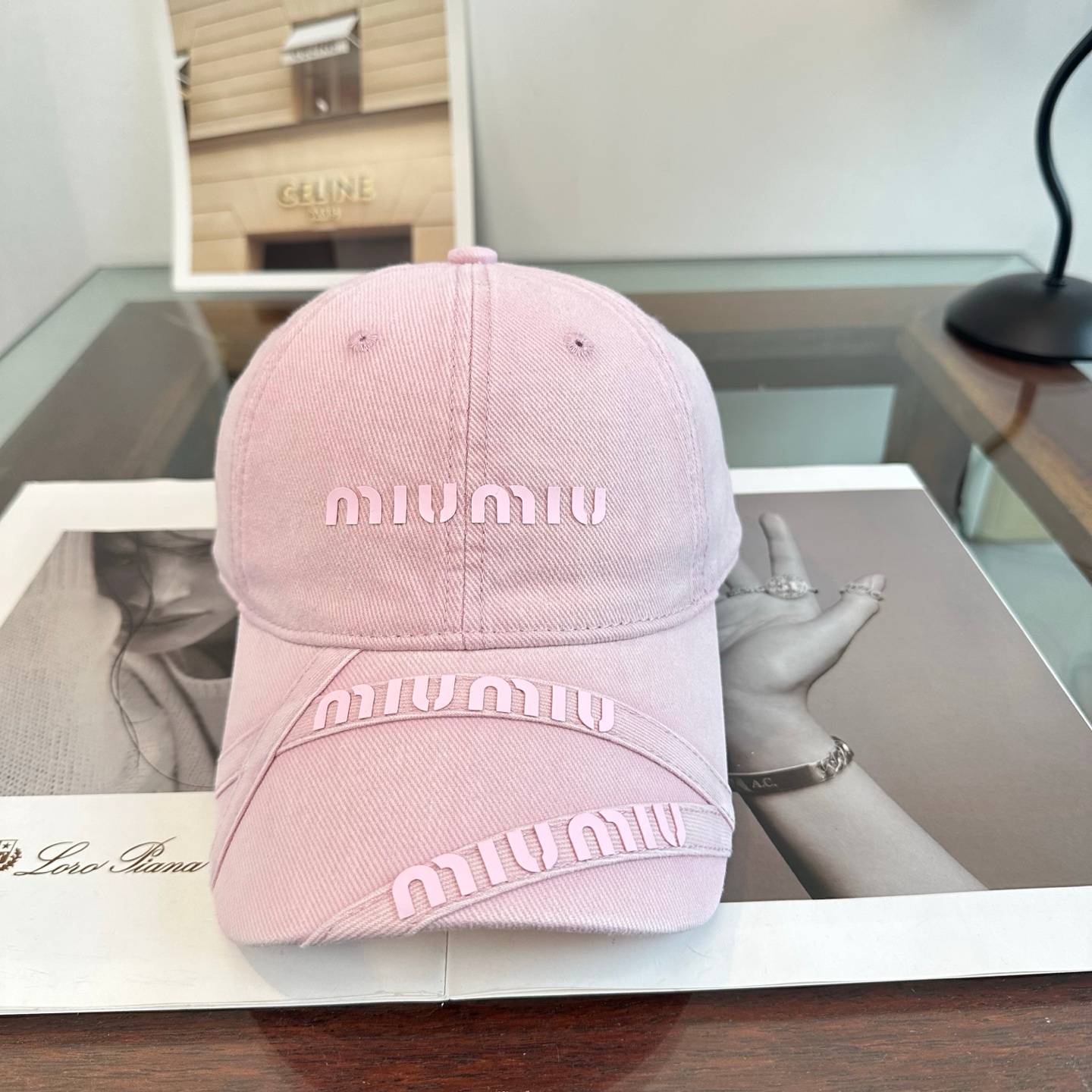 MIU ミュウミュ キャップ ベースボールキャップ ロゴ刺繍 ワッペン メンズ レディース ユニセックス コットン ウォッシュド ストリート 古着風 - 画像 6