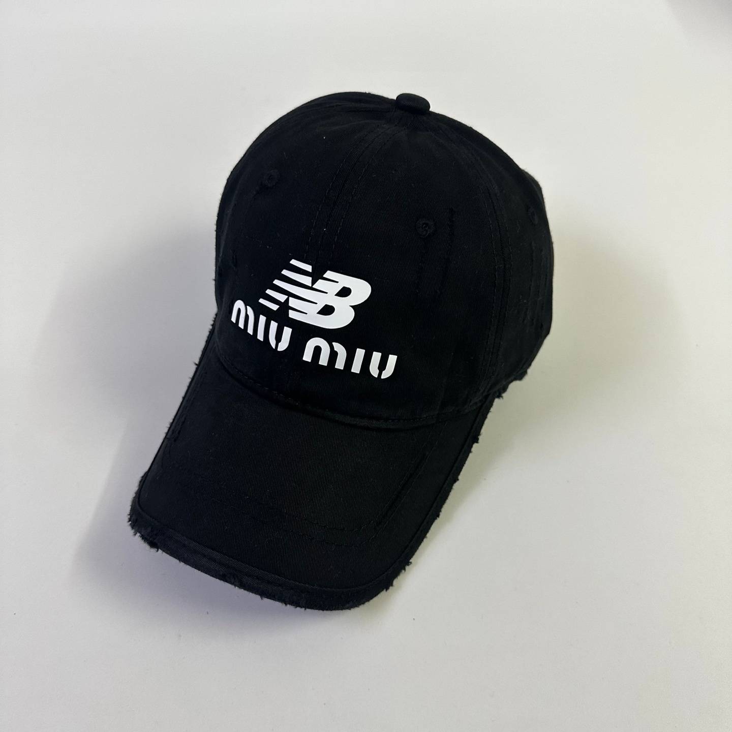 MIU ミウミウ NEW ERA ニューエラ ベースボールキャップ ロゴ刺繍 ローキャップ コットン ストリート メンズ レディース ユニセックス