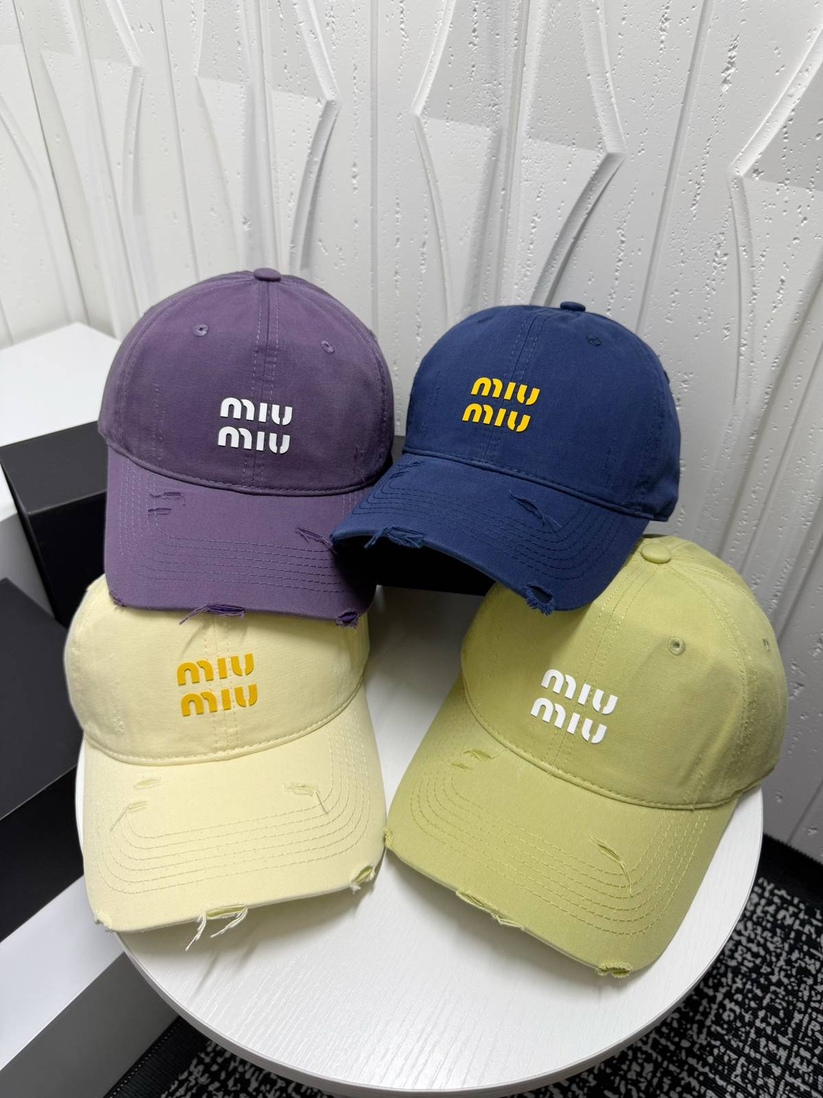 MIU ミュウミュ ロゴTシャツ ロゴ刺繍 クルーネック 綿100 全9色展開 - 画像 4