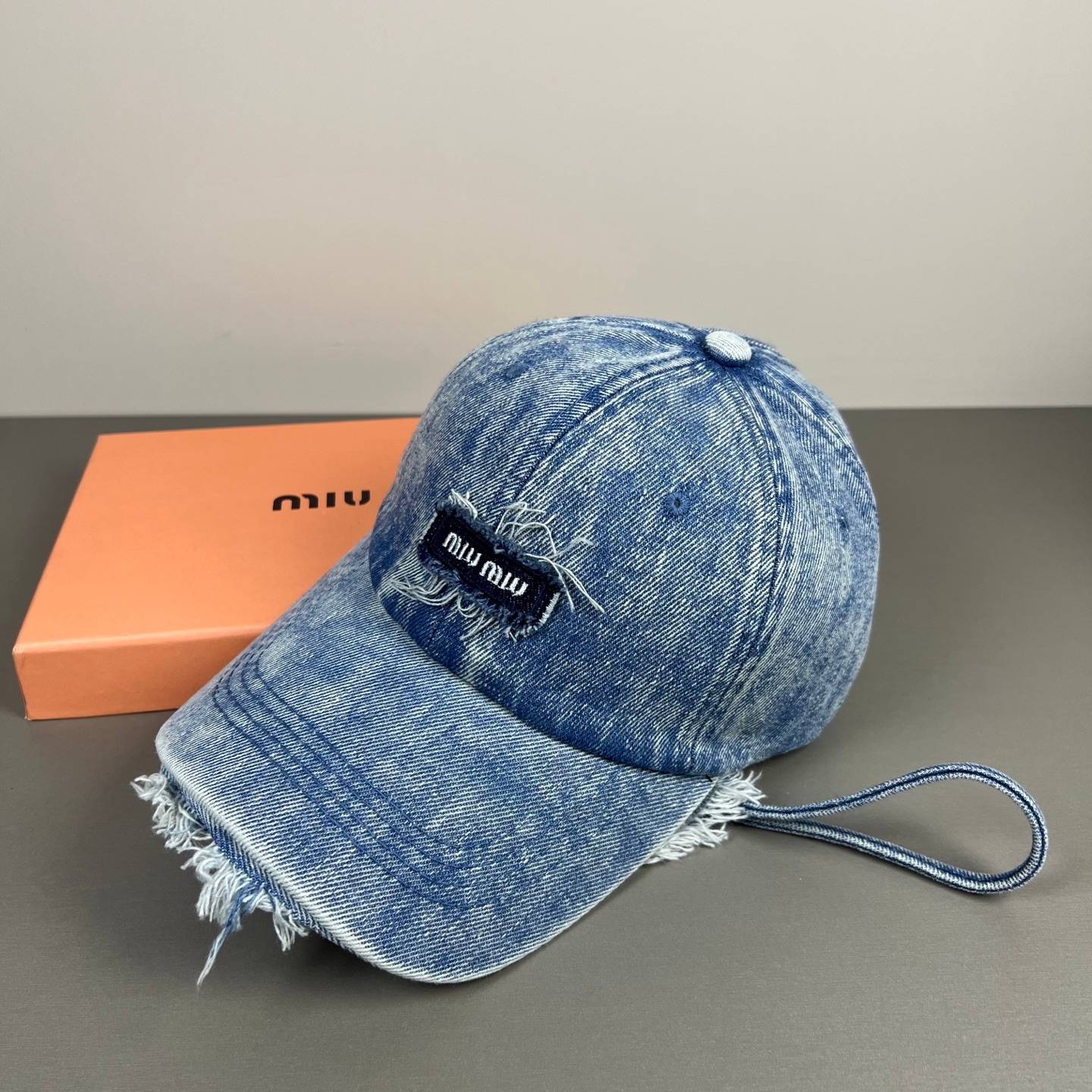 MIU ミュウミュ ロゴTシャツ ロゴ刺繍 クルーネック 綿100 全9色展開 - 画像 6