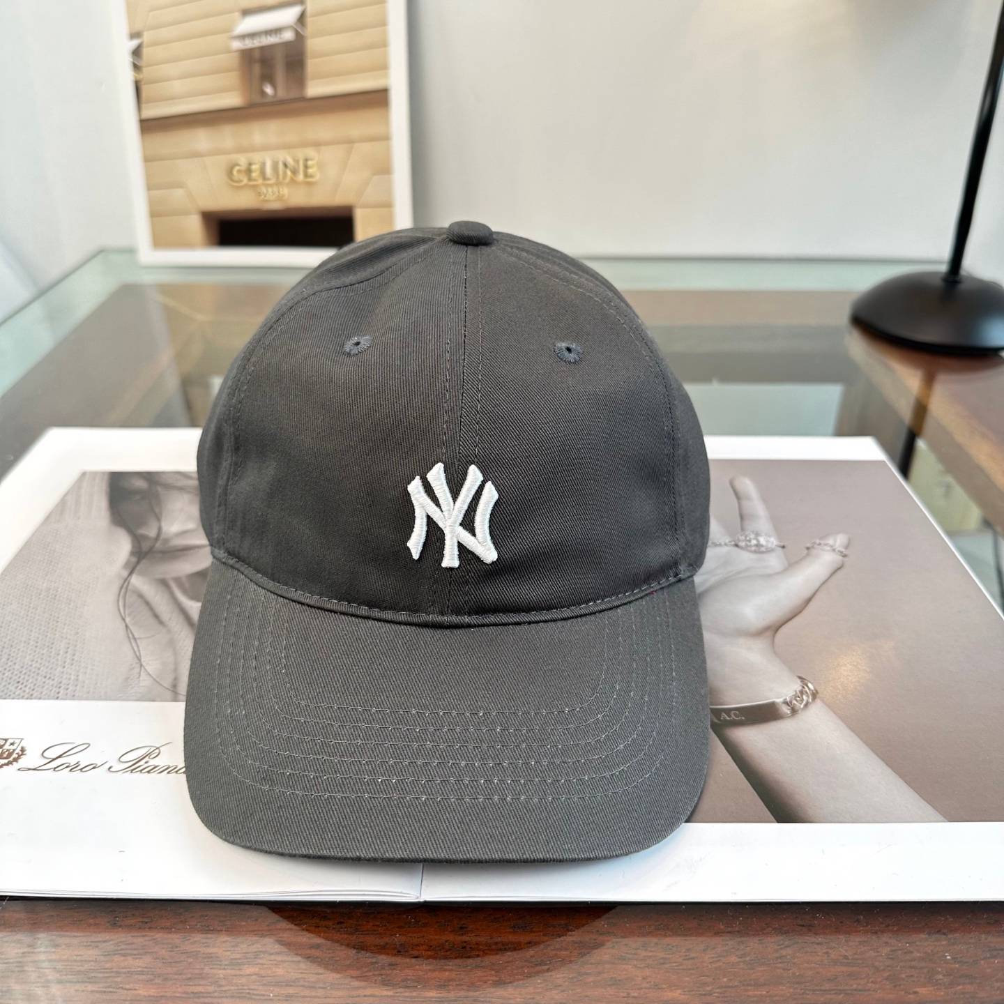 NEW ERA ニューエラ キャップ ベースボールキャップ ロゴ刺繍 メッシュ構造 ストリート サイズ調整可能 ブラック ホワイト ネイビー ベージュ カーキ - 画像 2