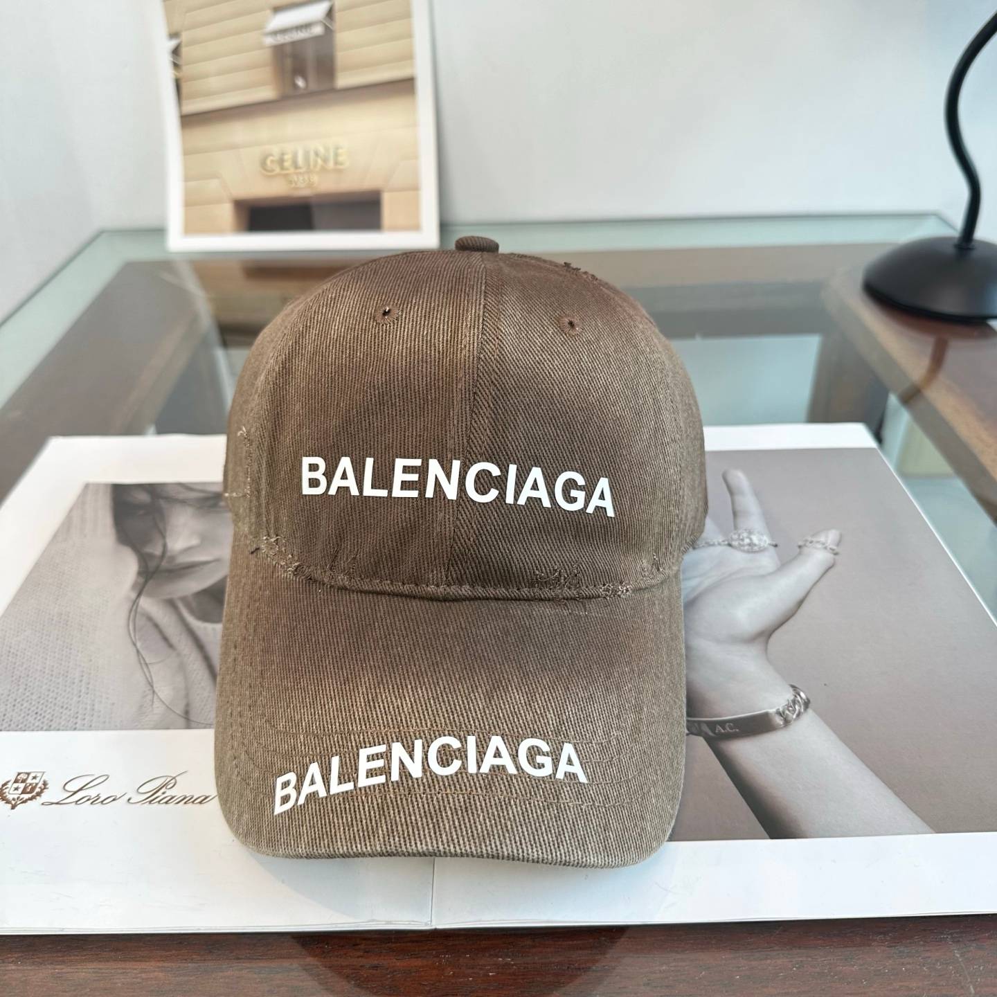 BALENCIAGA バレンシアガ キャップ ベースボールキャップ ロゴ刺繍 デニム ローキャップ ストリート 古着風 ブラック ホワイト ネイビー - 画像 3