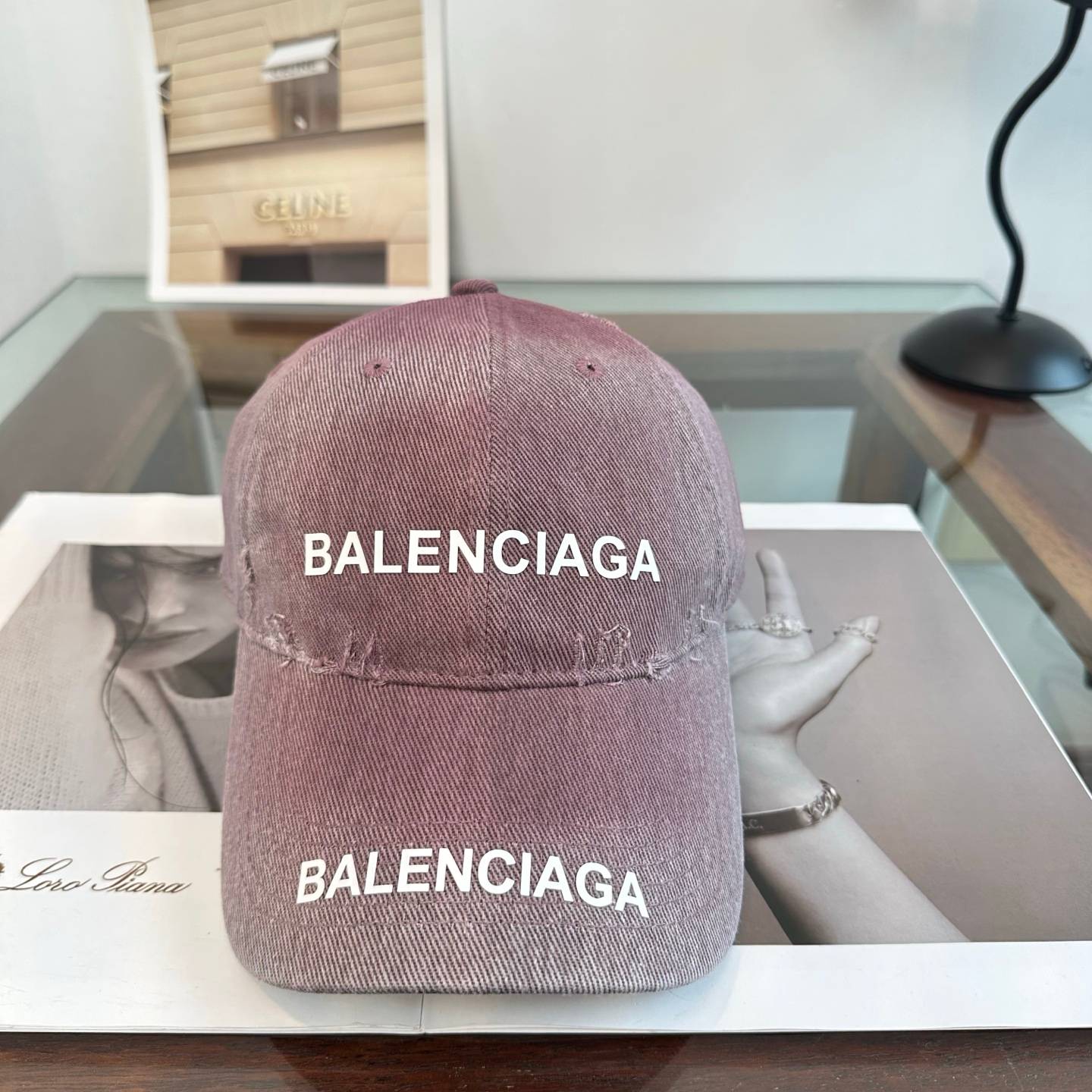 BALENCIAGA バレンシアガ キャップ ベースボールキャップ ロゴ刺繍 デニム ローキャップ ストリート 古着風 ブラック ホワイト ネイビー - 画像 4