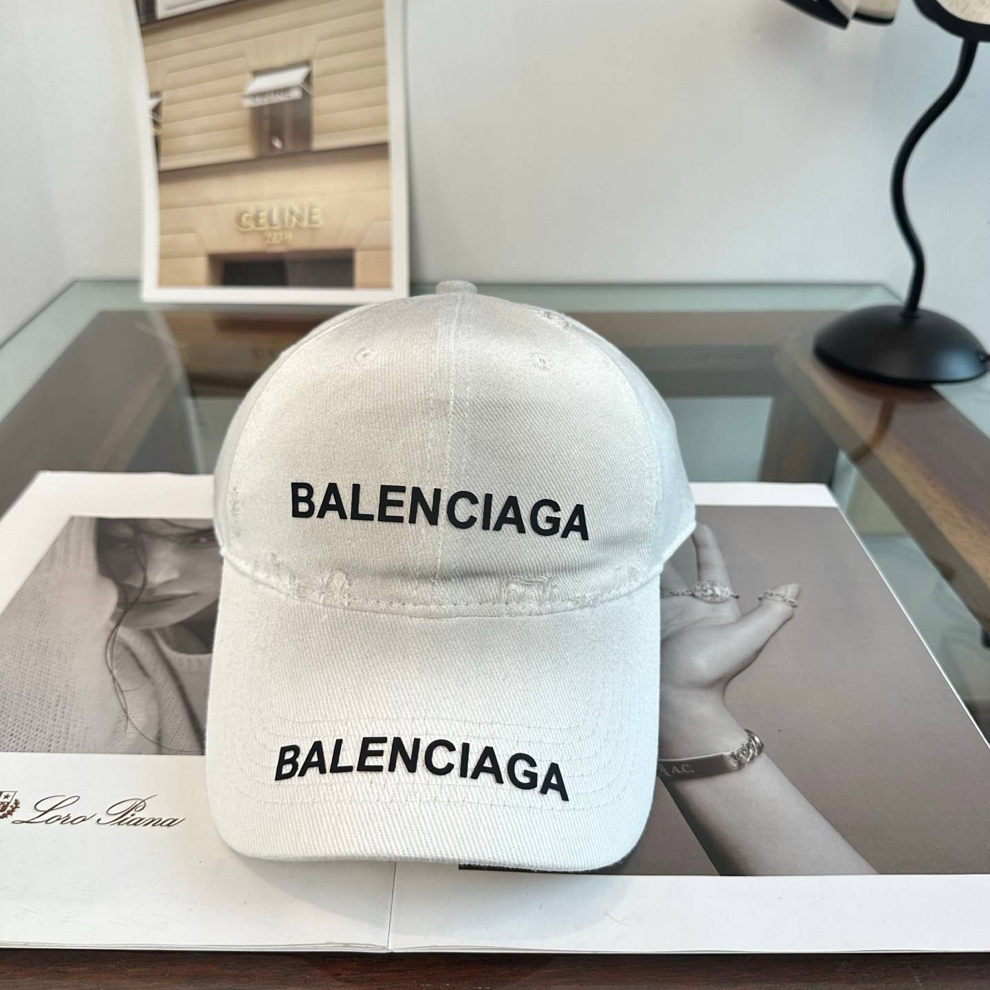 BALENCIAGA バレンシアガ キャップ ベースボールキャップ ロゴ刺繍 ローキャップ コットン ウォッシュド ストリート ユニセックス - 画像 2