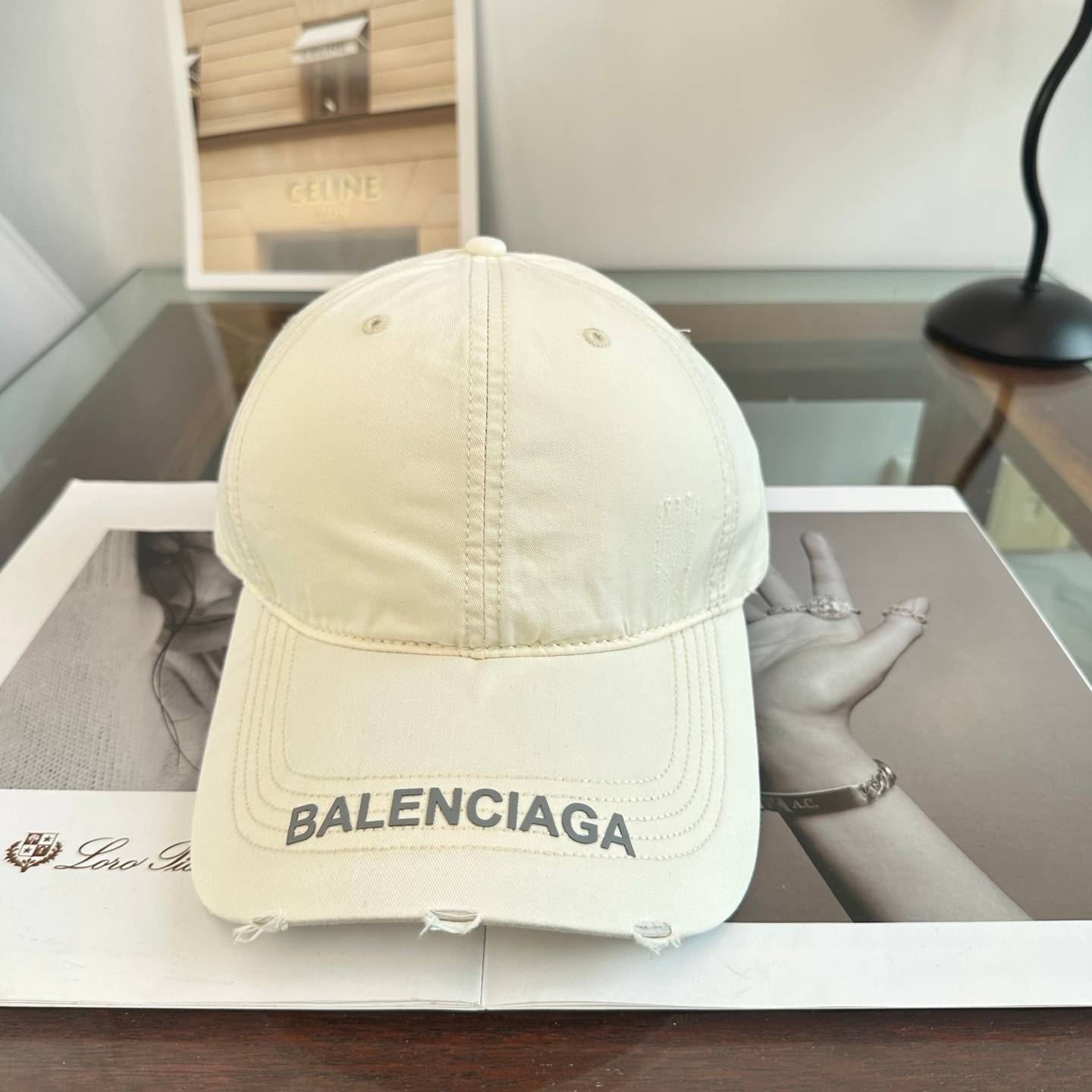 BALENCIAGA バレンシアガ キャップ ロゴ刺繍 ローキャップ コットン ウォッシュド ストリート メンズ レディース ユニセックス - 画像 4