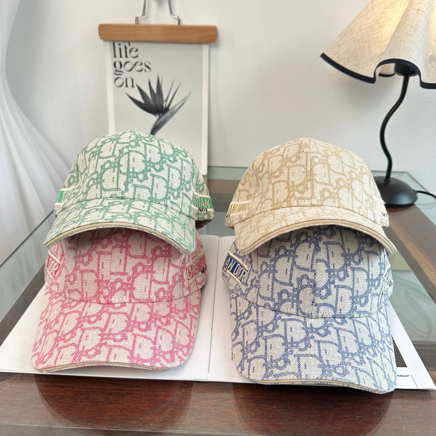 DIOR ディオール キャップ ベースボールキャップ ロゴ刺繍 デニム ポップカルチャー コラボ ブラック ホワイト レッド - 画像 5